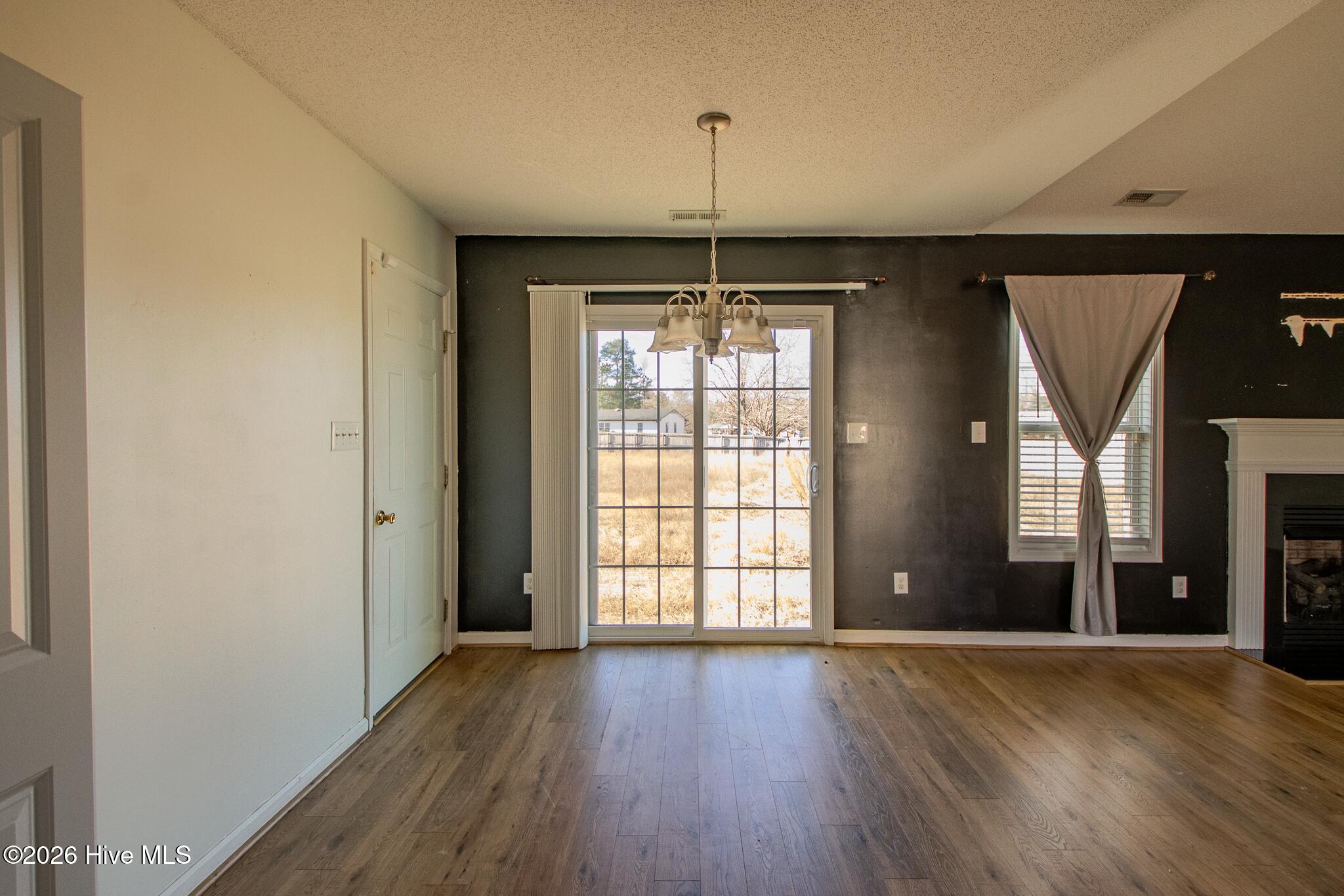 100549051 | Photo 10