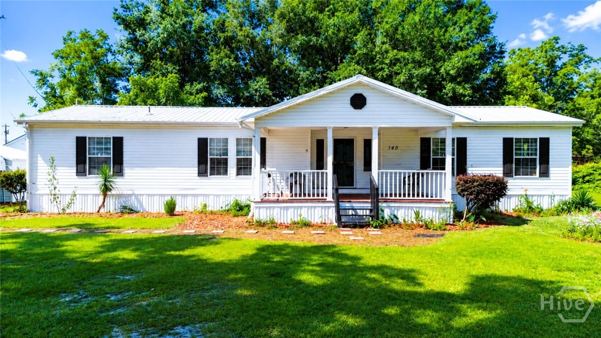 Homes for sale in Surrency, GA | 140 Se Crosby Street, Surrency, GA 31563 | MLS# SA358395