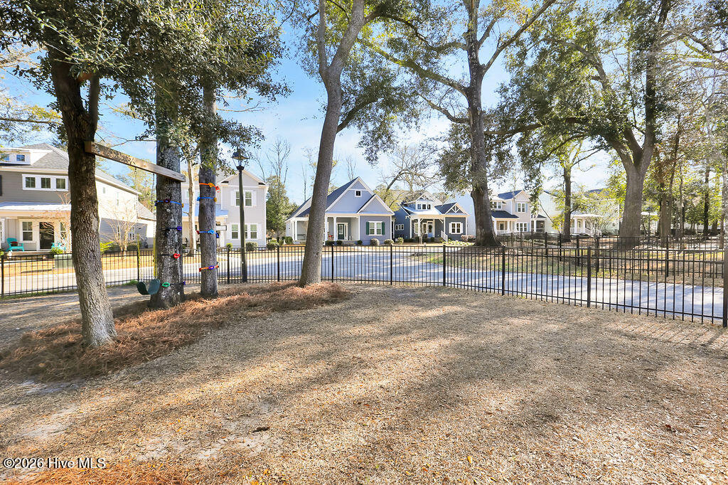 100549849 | Photo 39