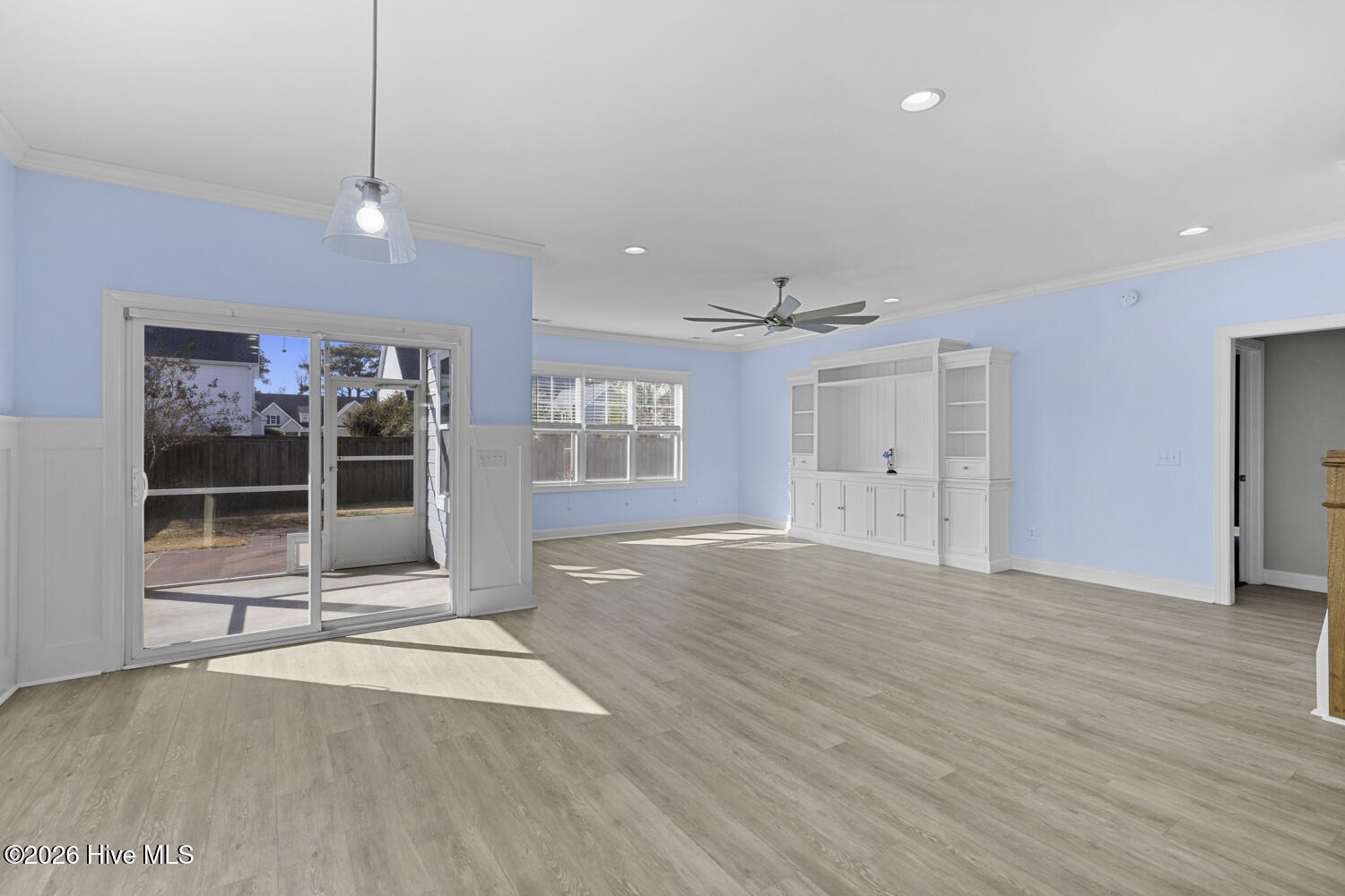 100548690 | Photo 16