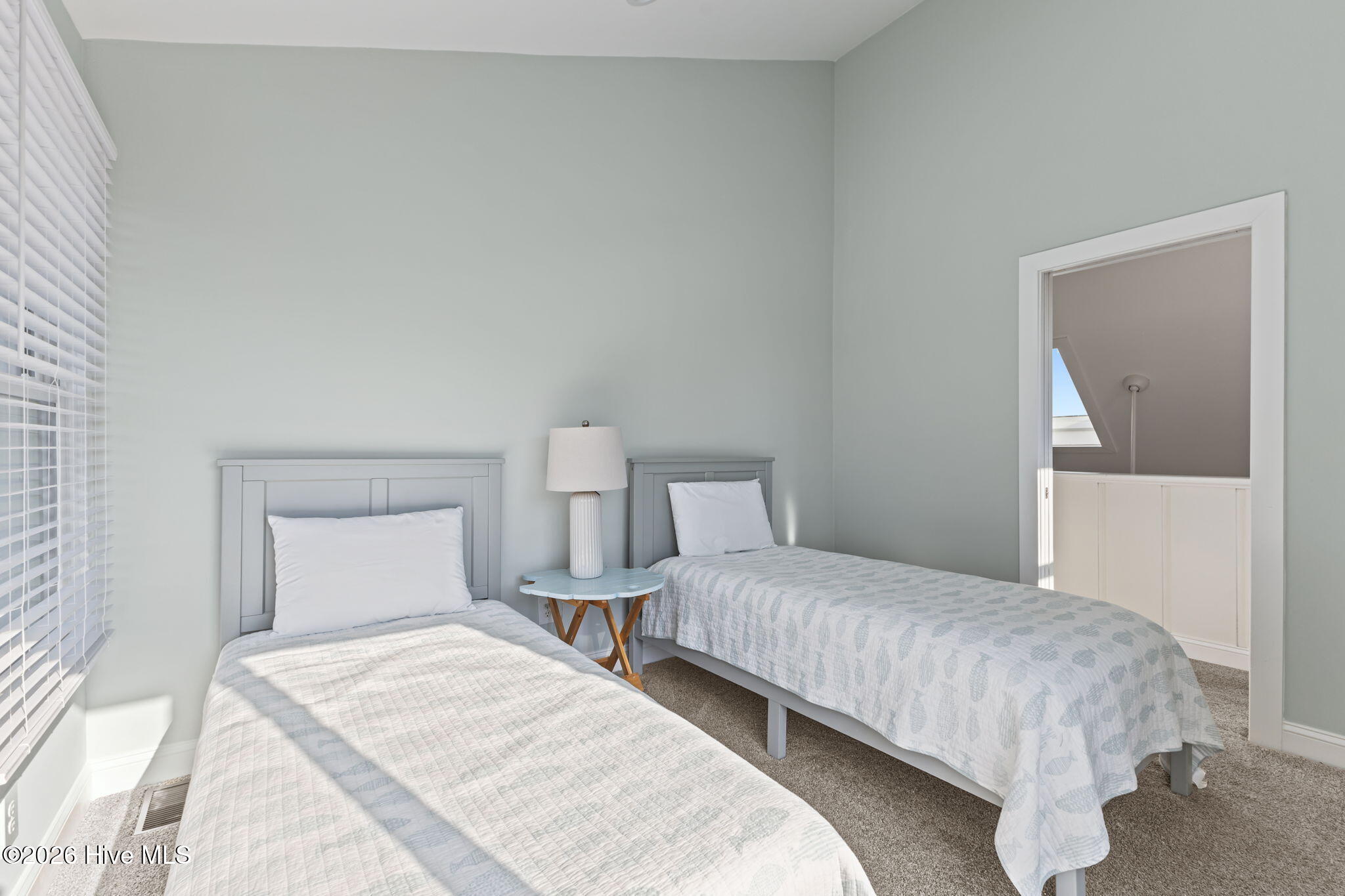 100557603 | Photo 60