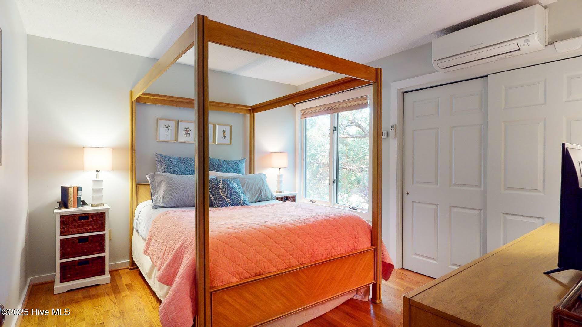 100542695 | Photo 16