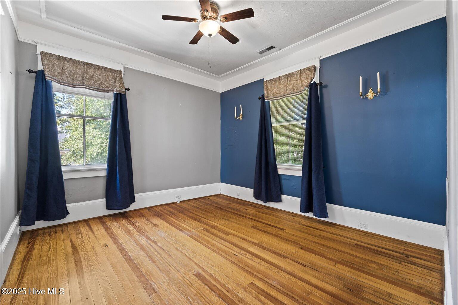 100529930 | Photo 21