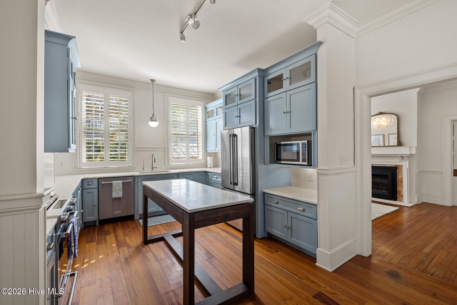 100556093 | Photo 19