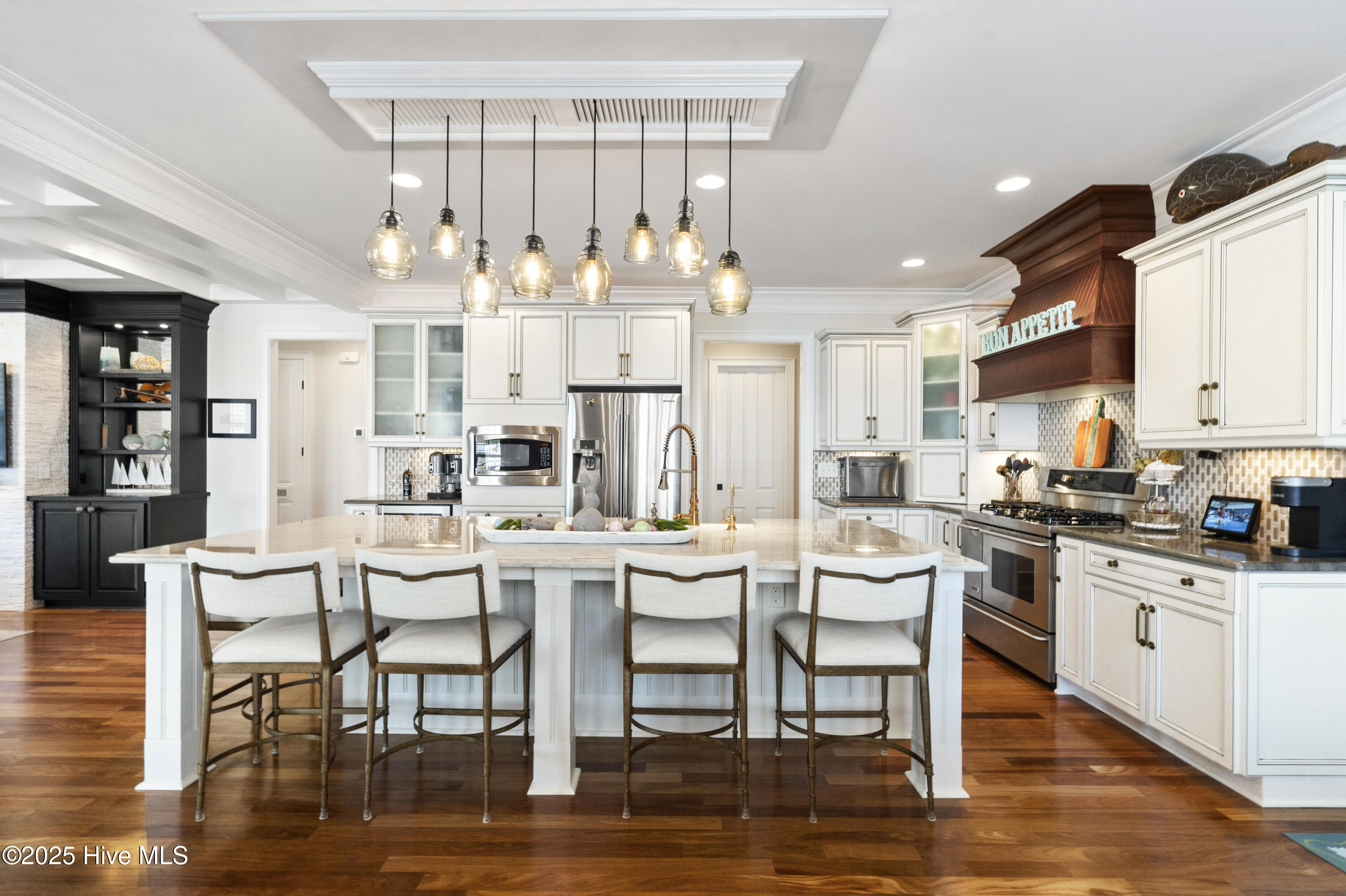 100498817 | Photo 21