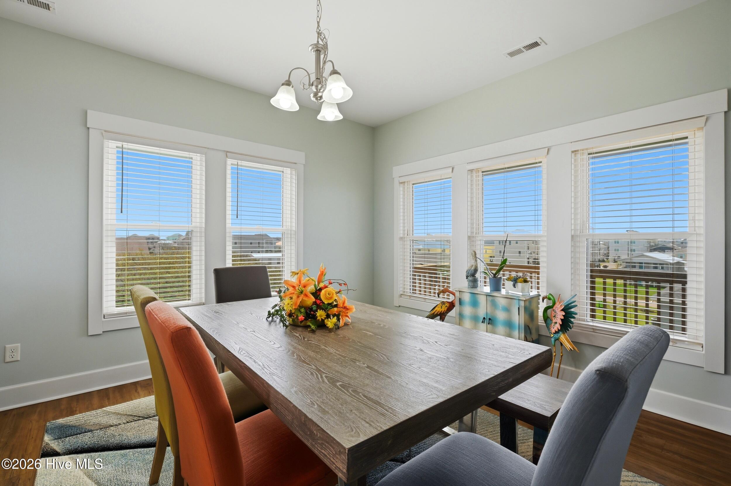 100566113 | Photo 13