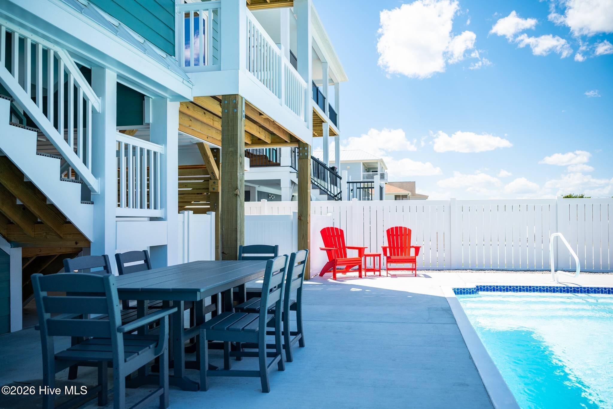 100558345 | Photo 117