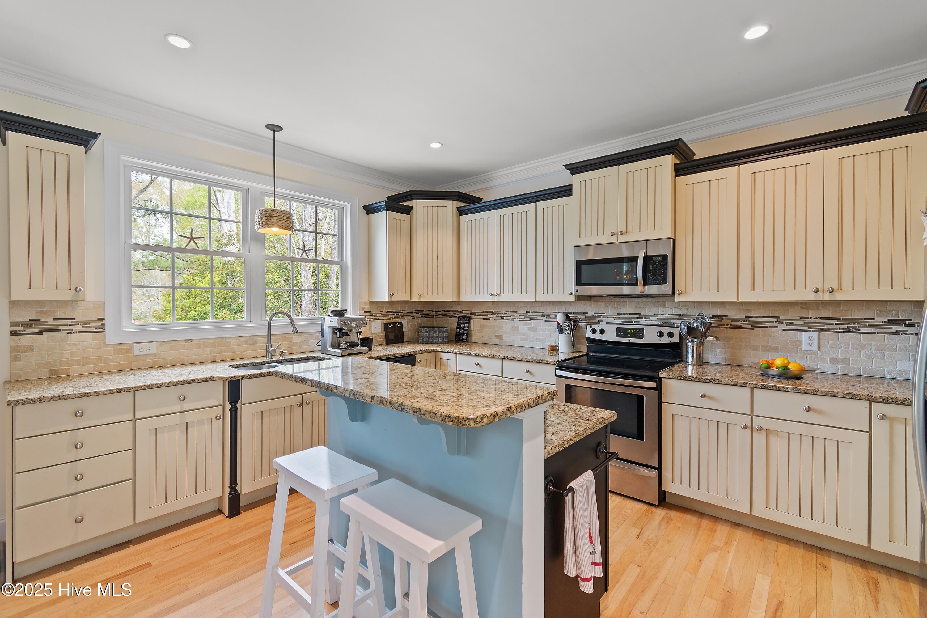 100520830 | Photo 22