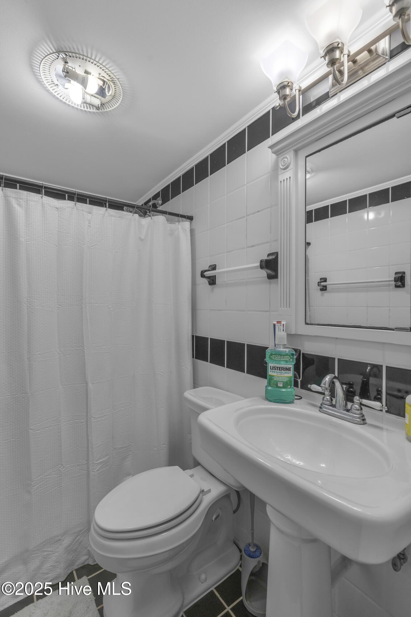 100538970 | Photo 21