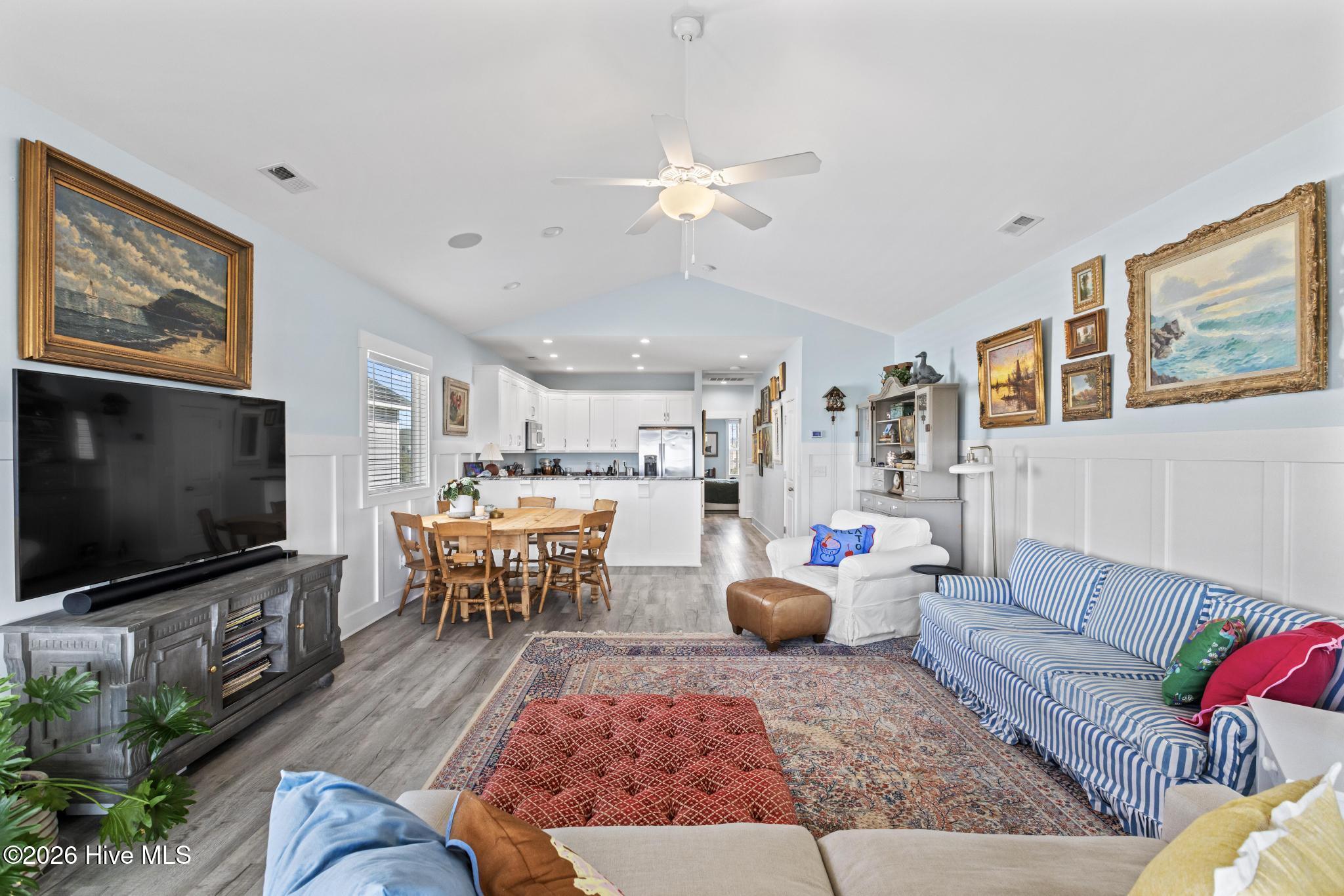 100562400 | Photo 15