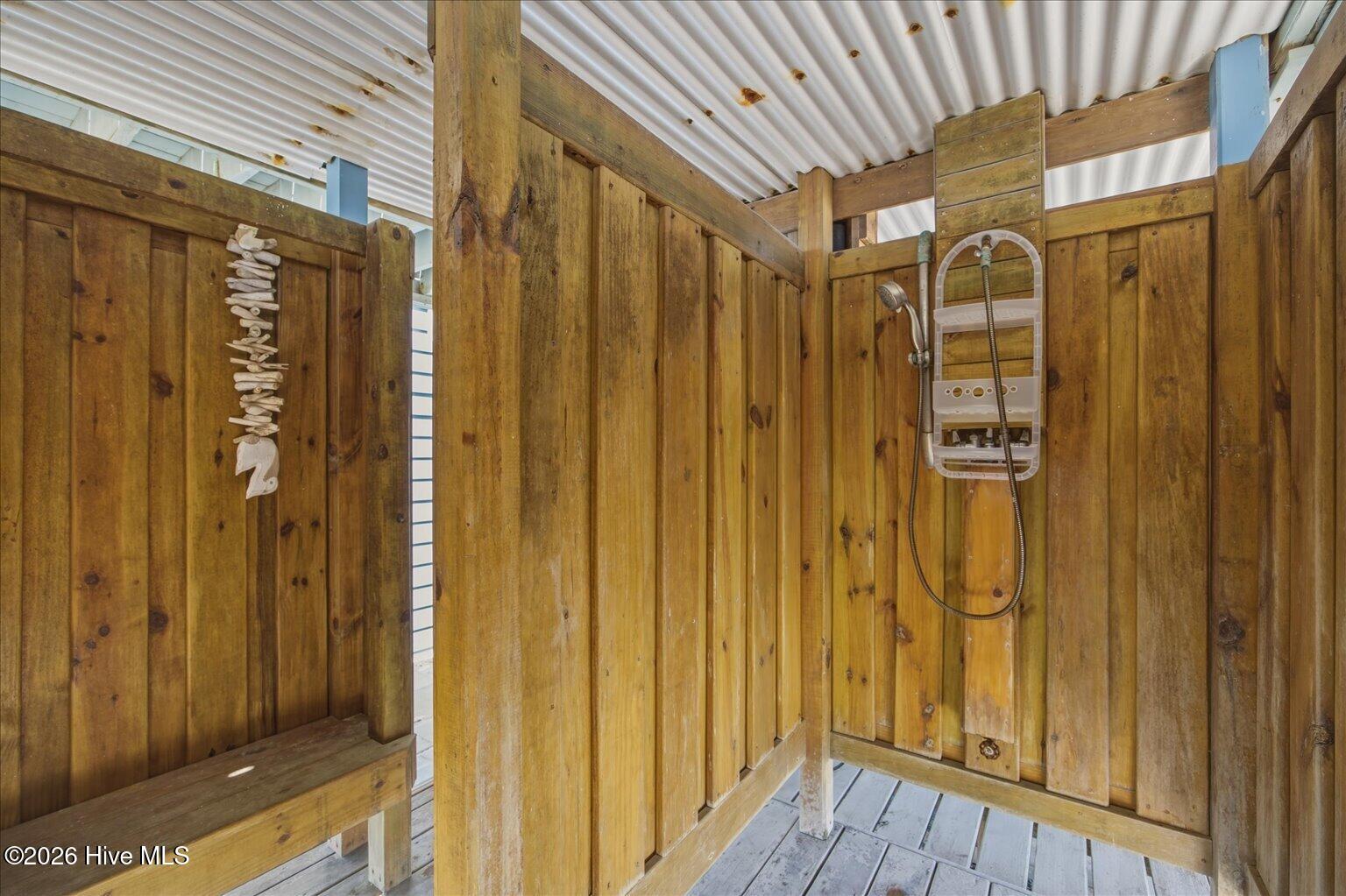 100568909 | Photo 50