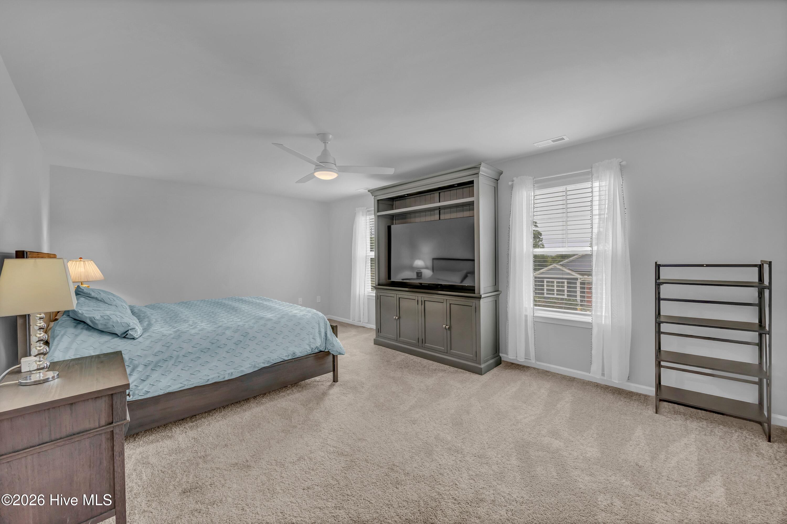 100570372 | Photo 16