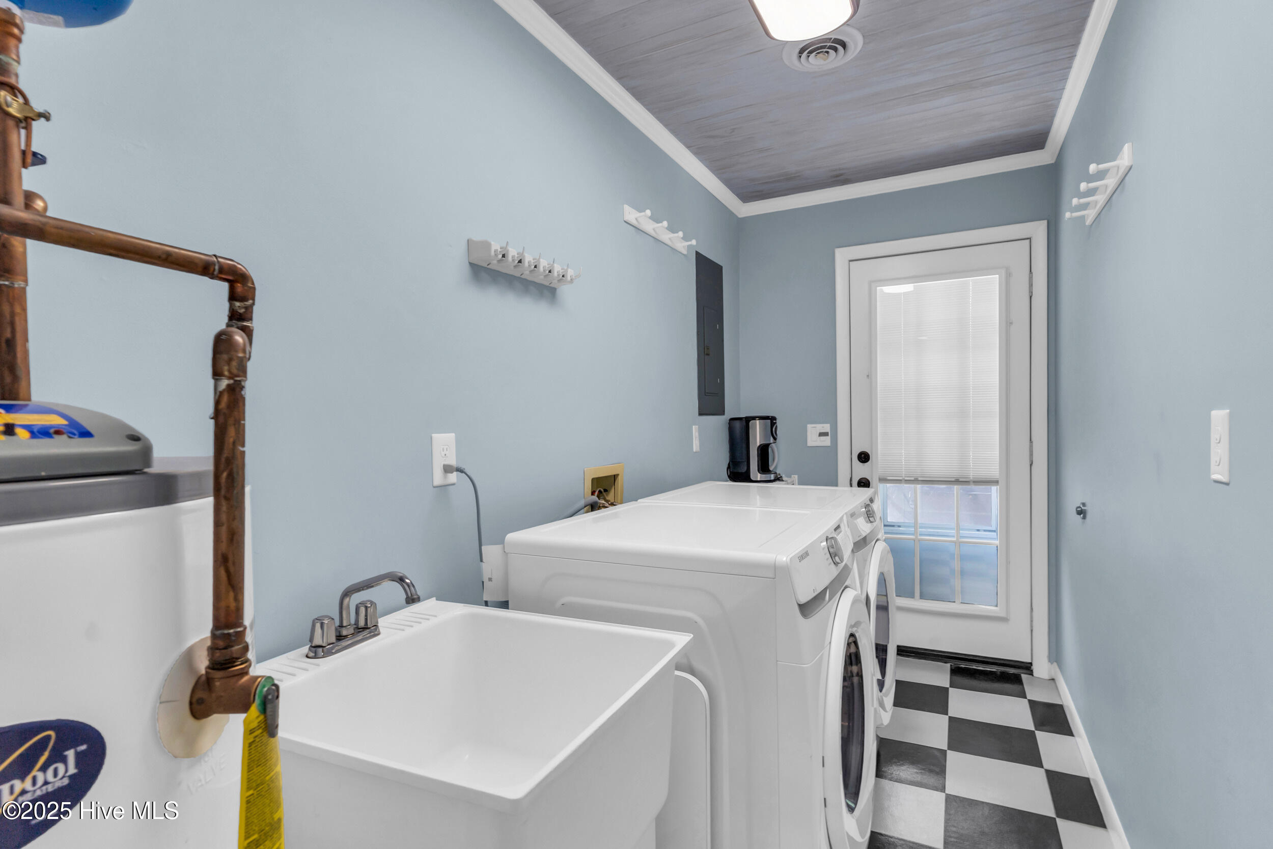 100505255 | Photo 24