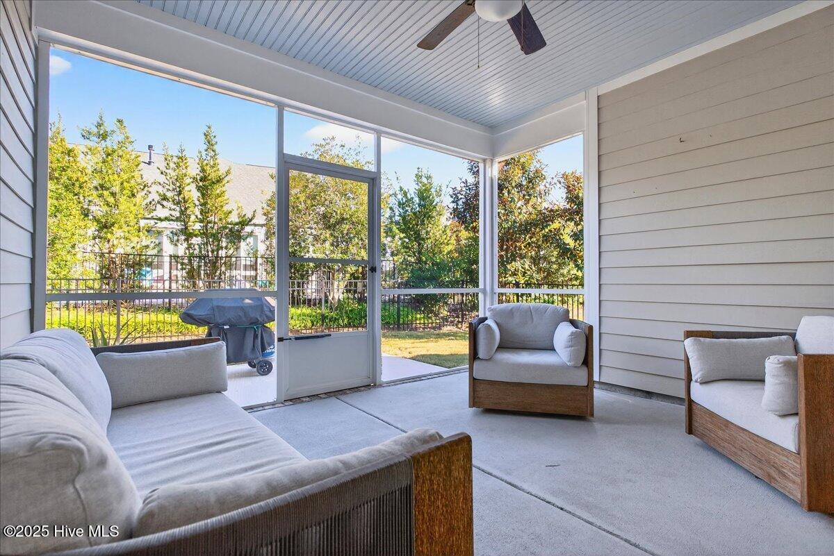 100541370 | Photo 39