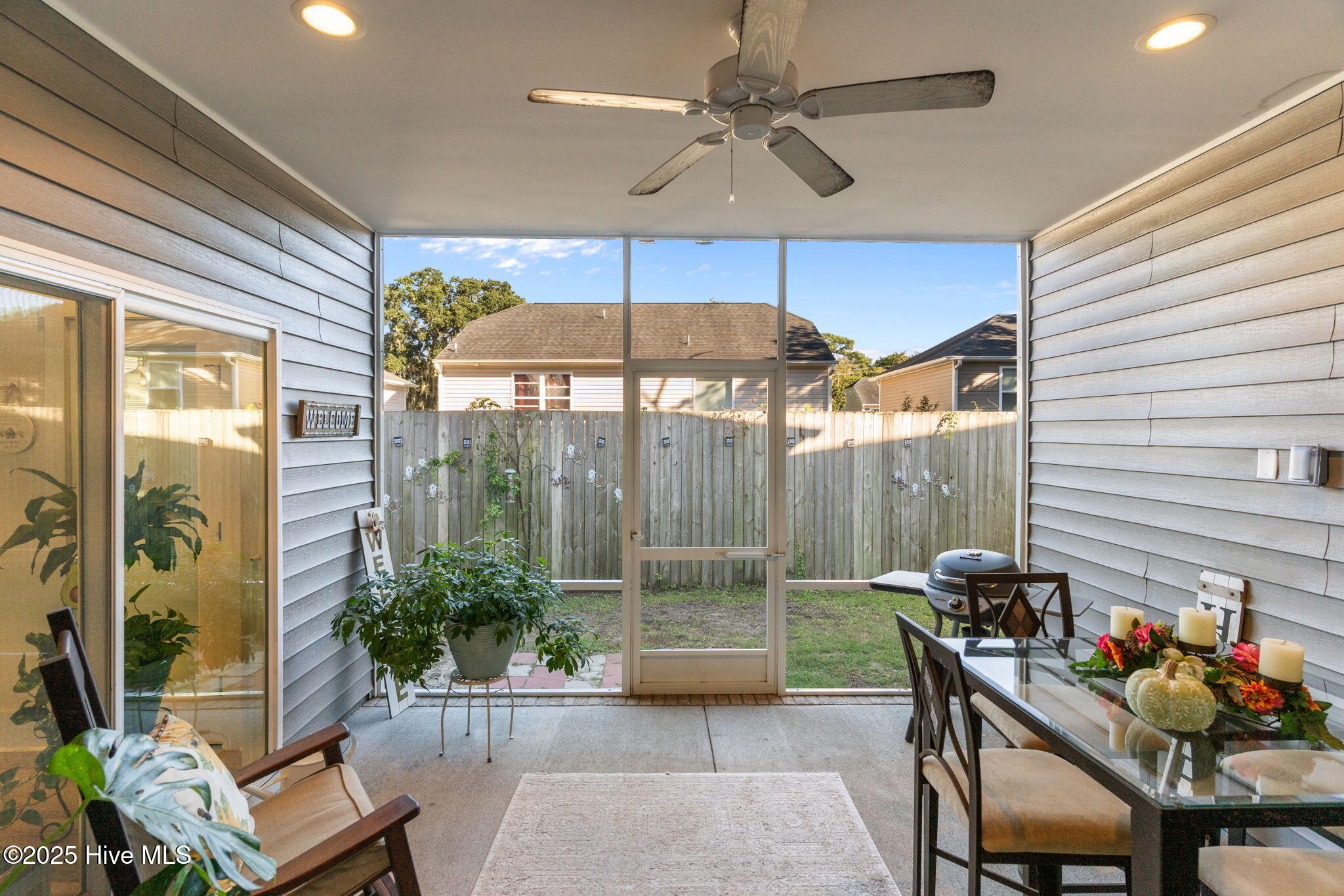 100536437 | Photo 13