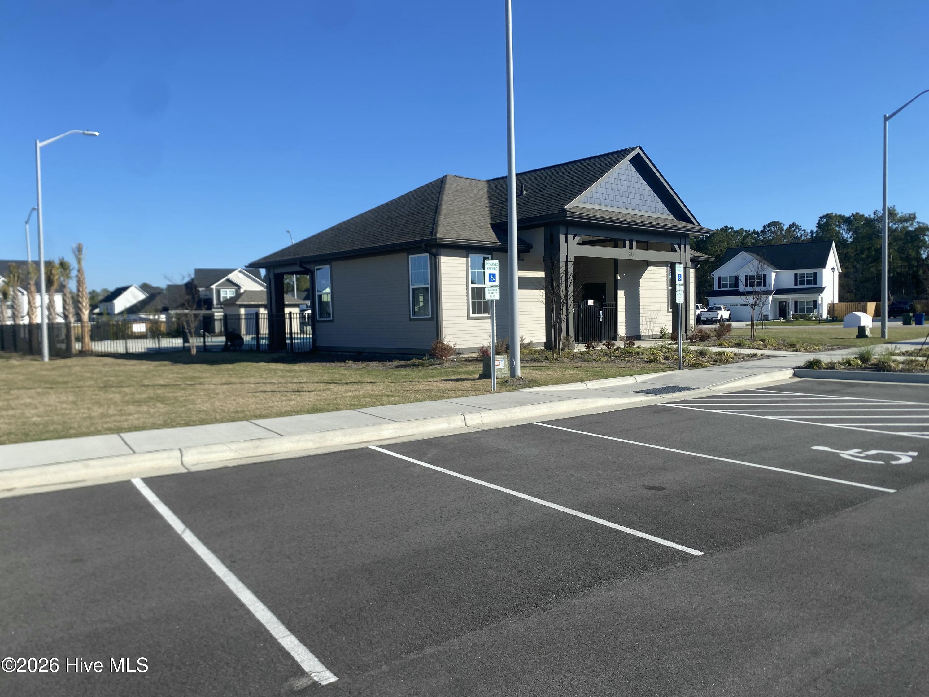 100560873 | Photo 46