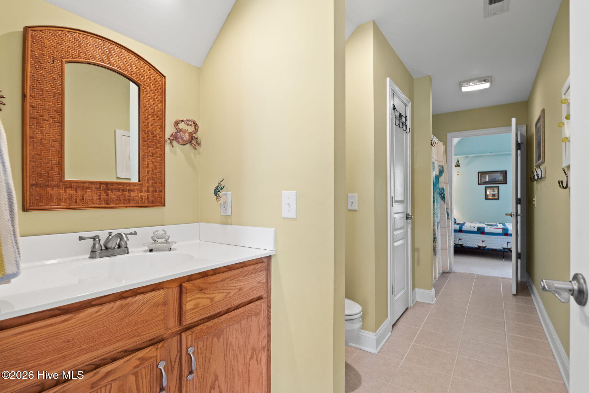 100566344 | Photo 64