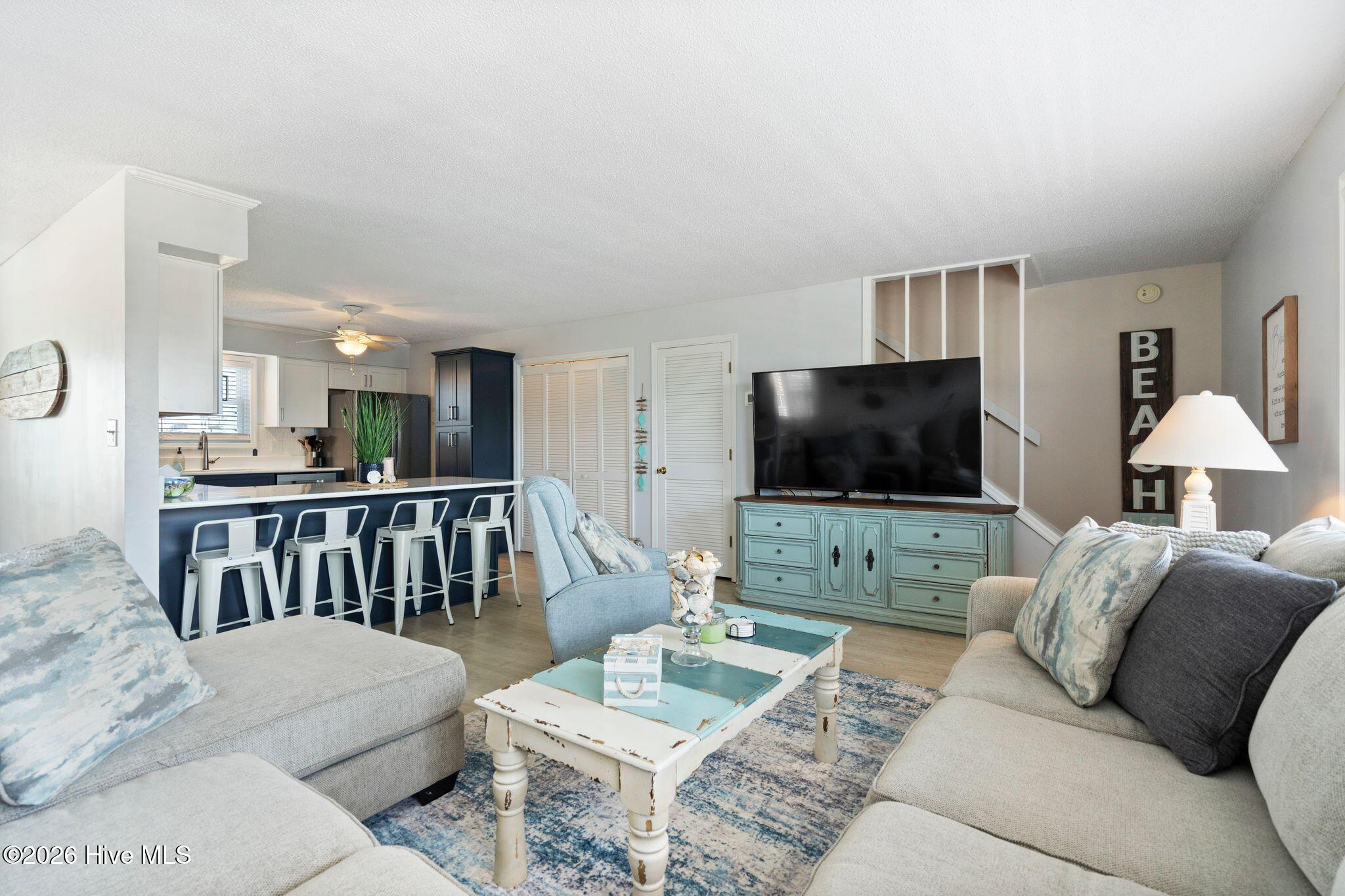 100559902 | Photo 11