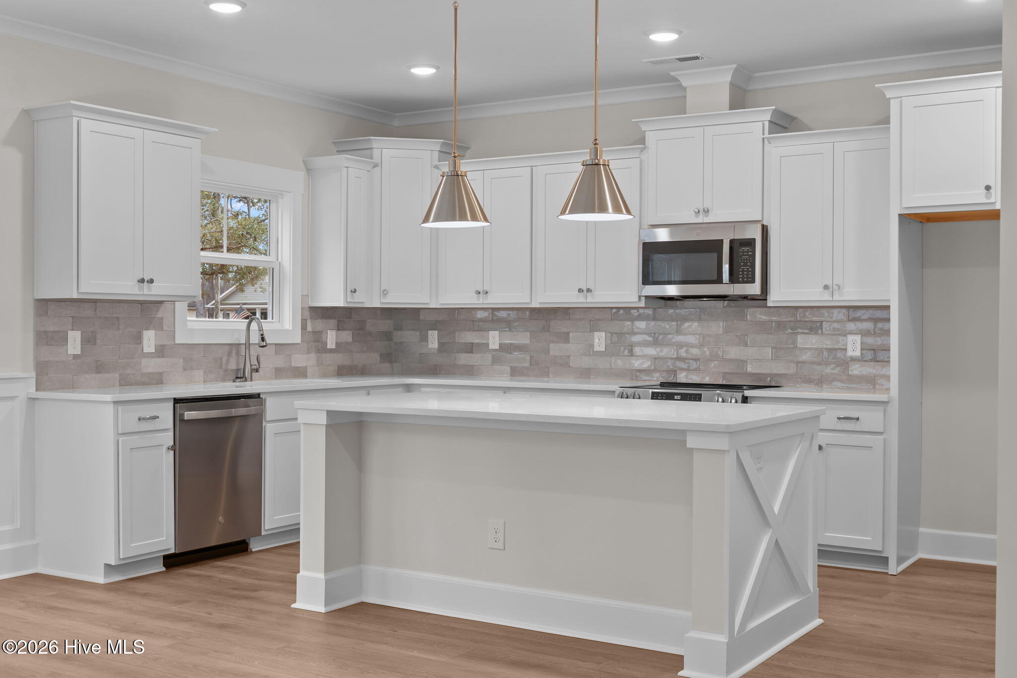 100553165 | Photo 12