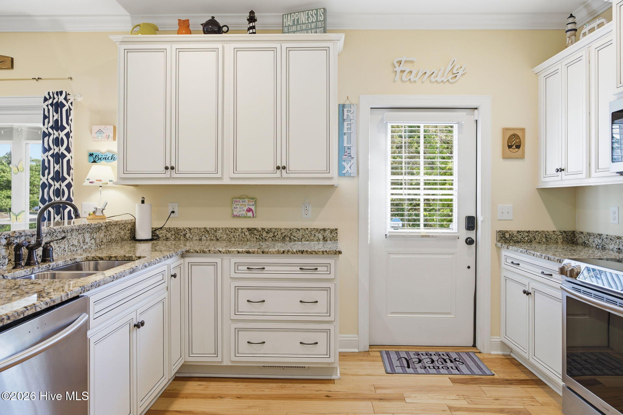 100569649 | Photo 14