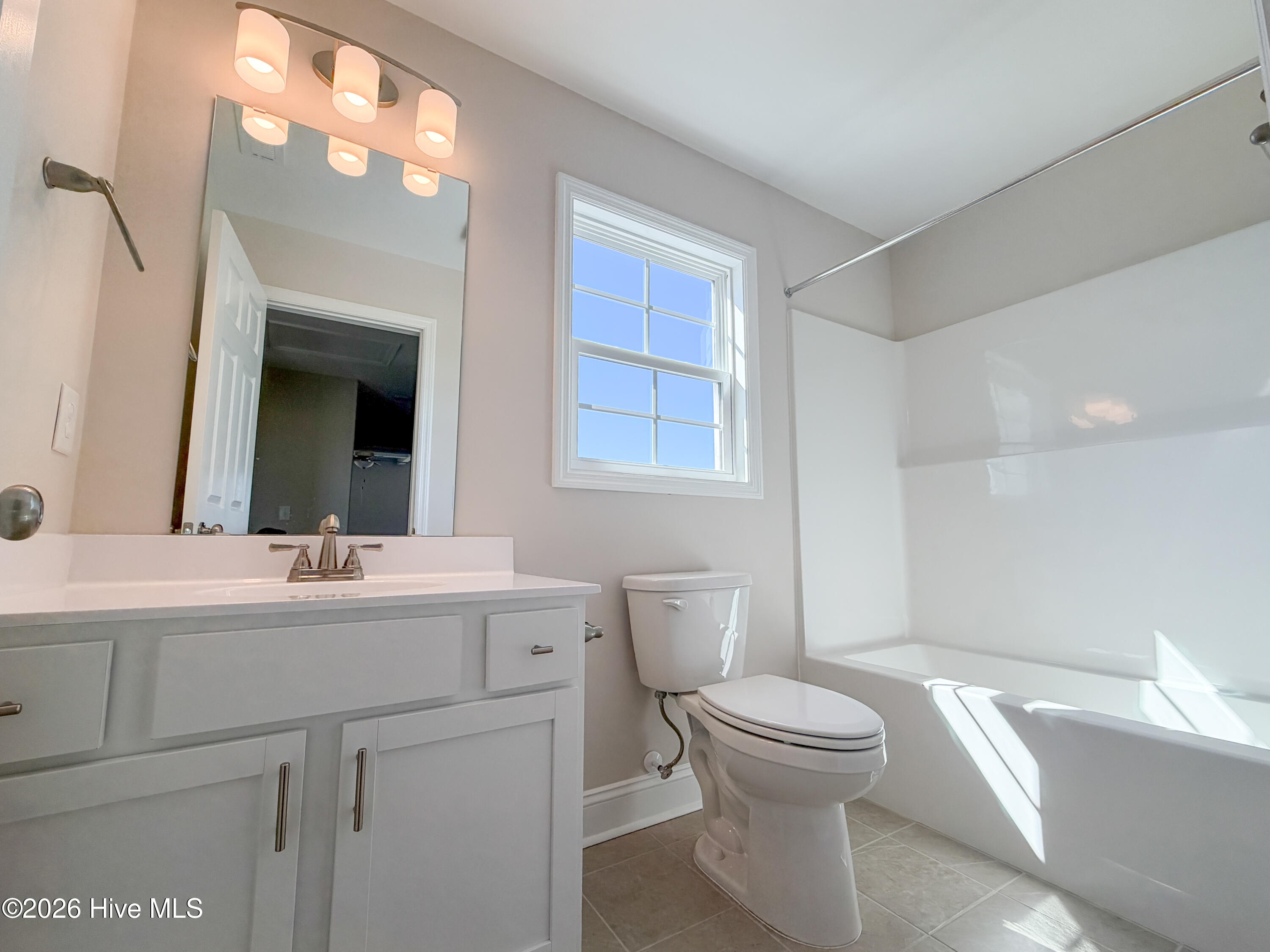 100551553 | Photo 15