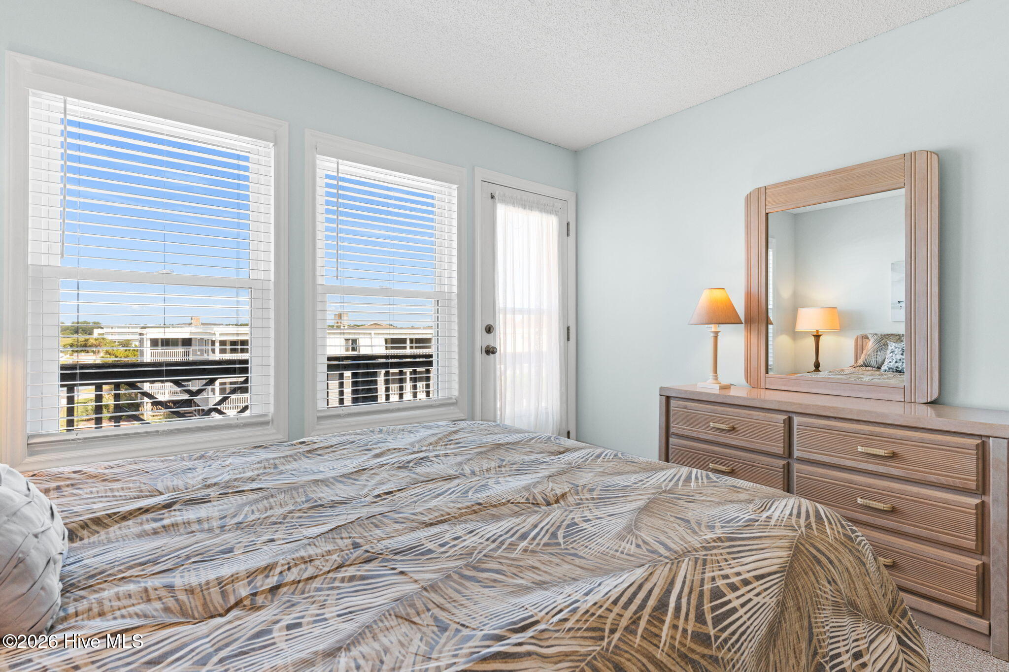 100564917 | Photo 40