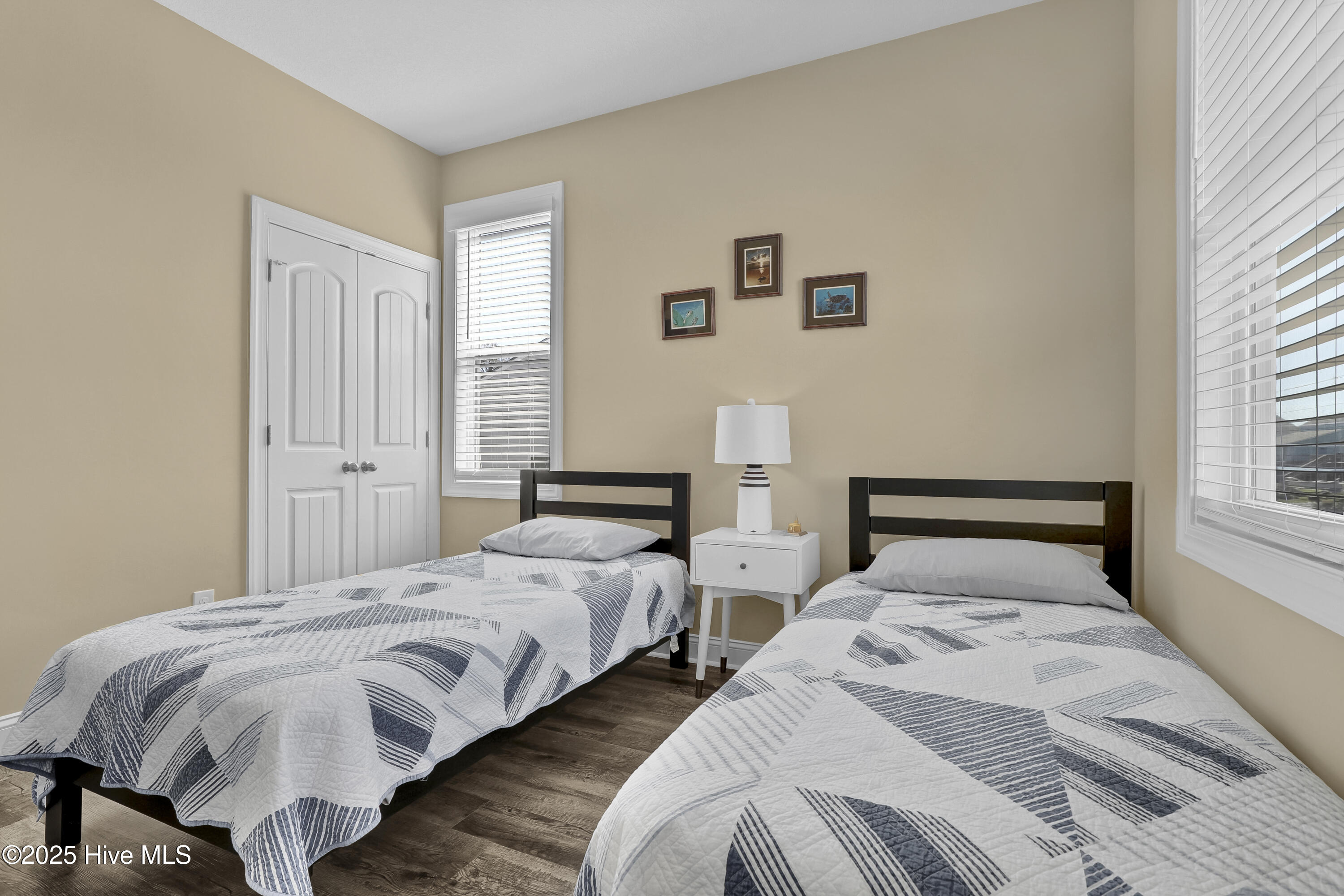 100523798 | Photo 26