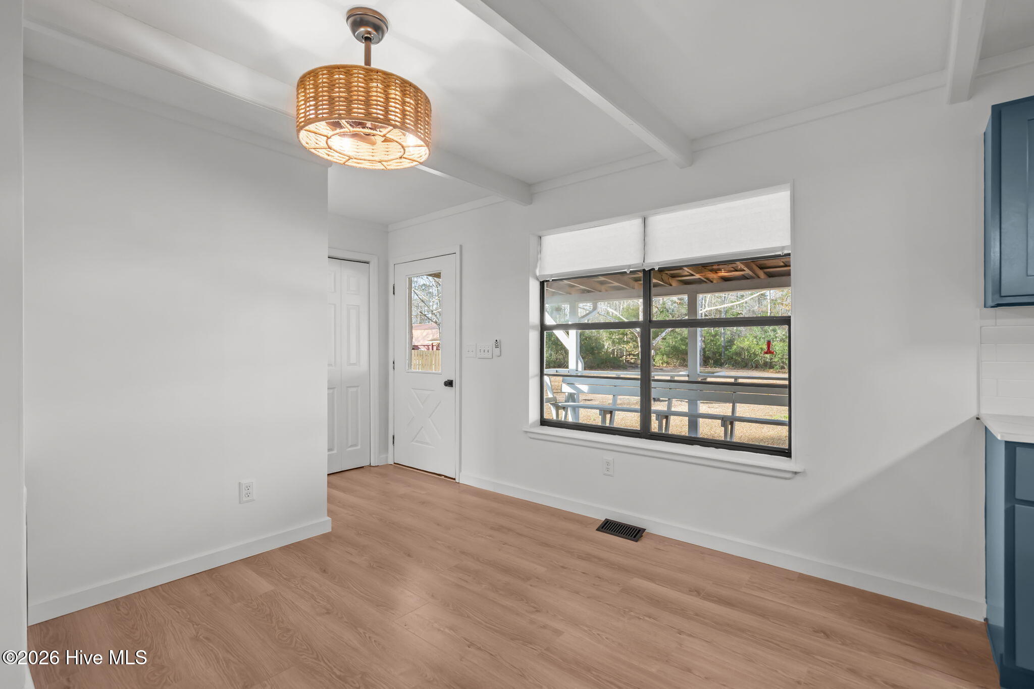 100541666 | Photo 31