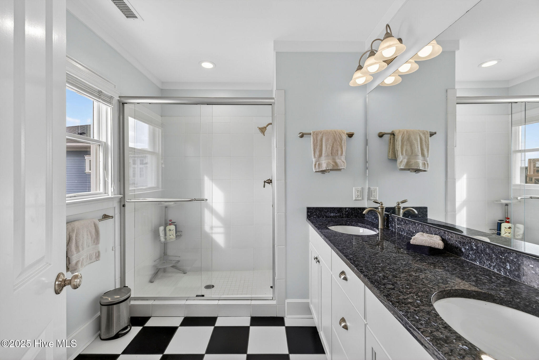 100546146 | Photo 39