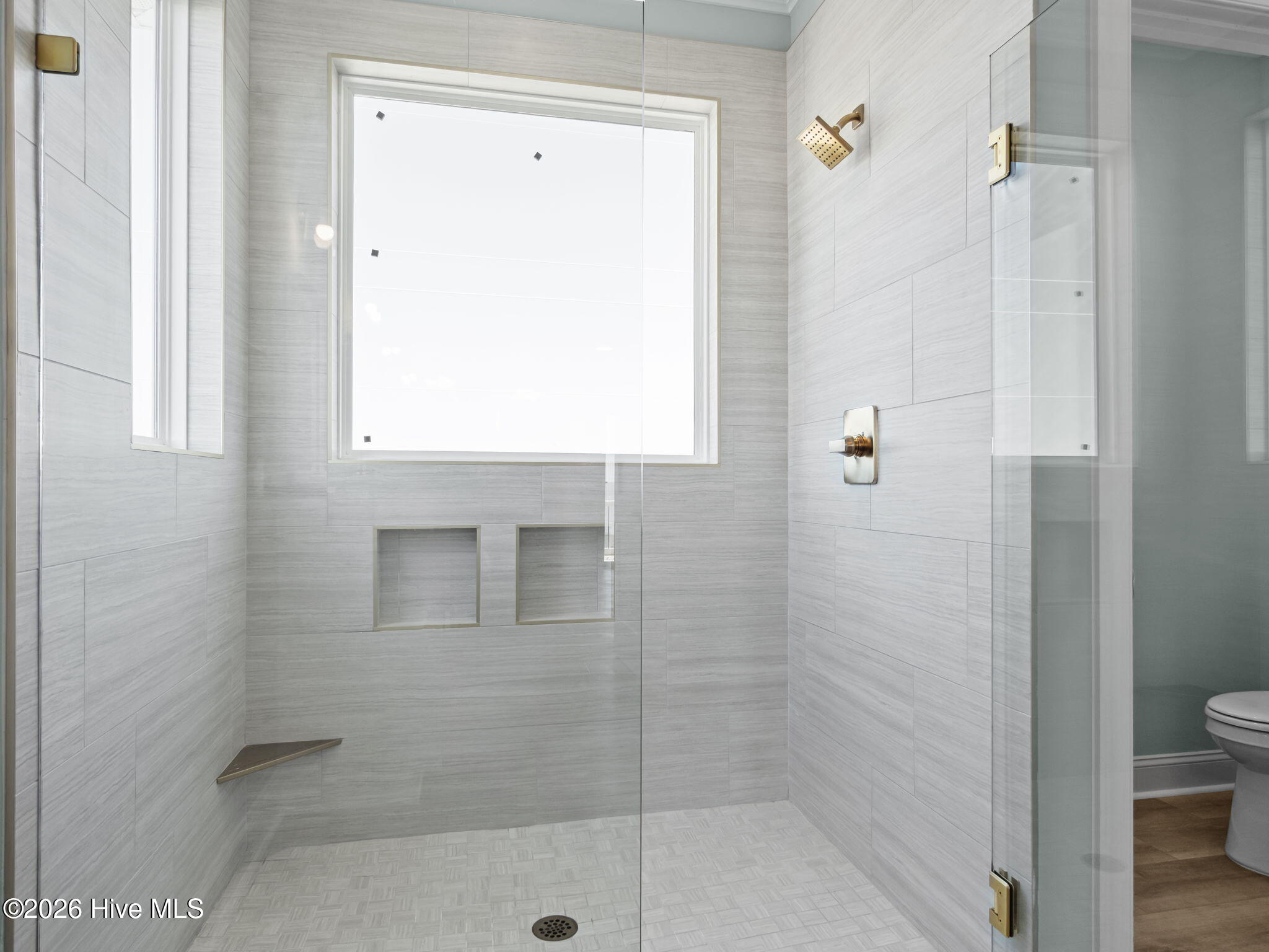 100550191 | Photo 19