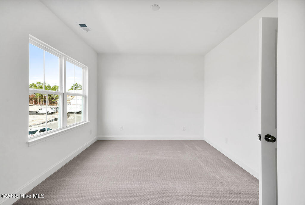 100526072 | Photo 25