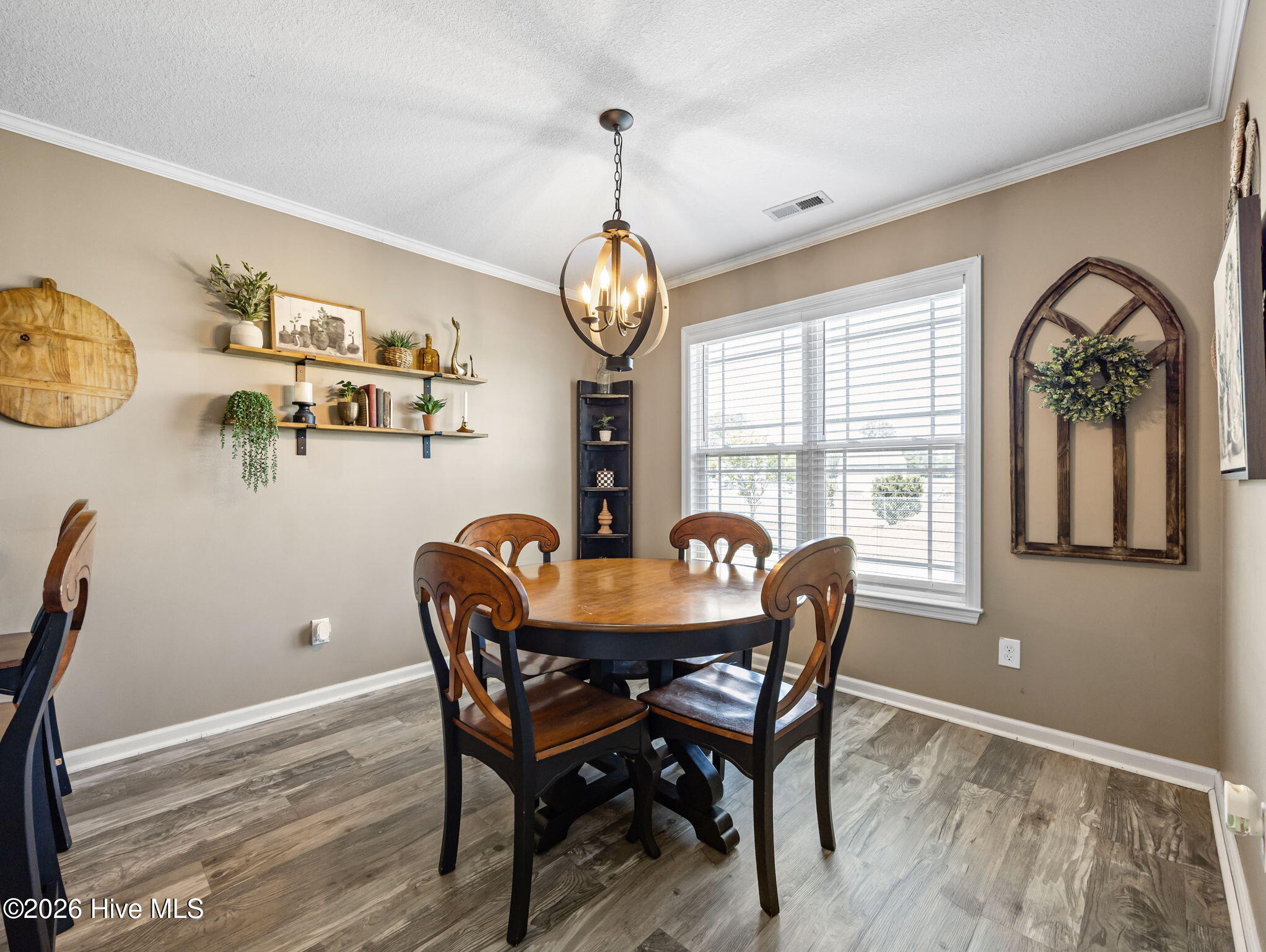 100567595 | Photo 11