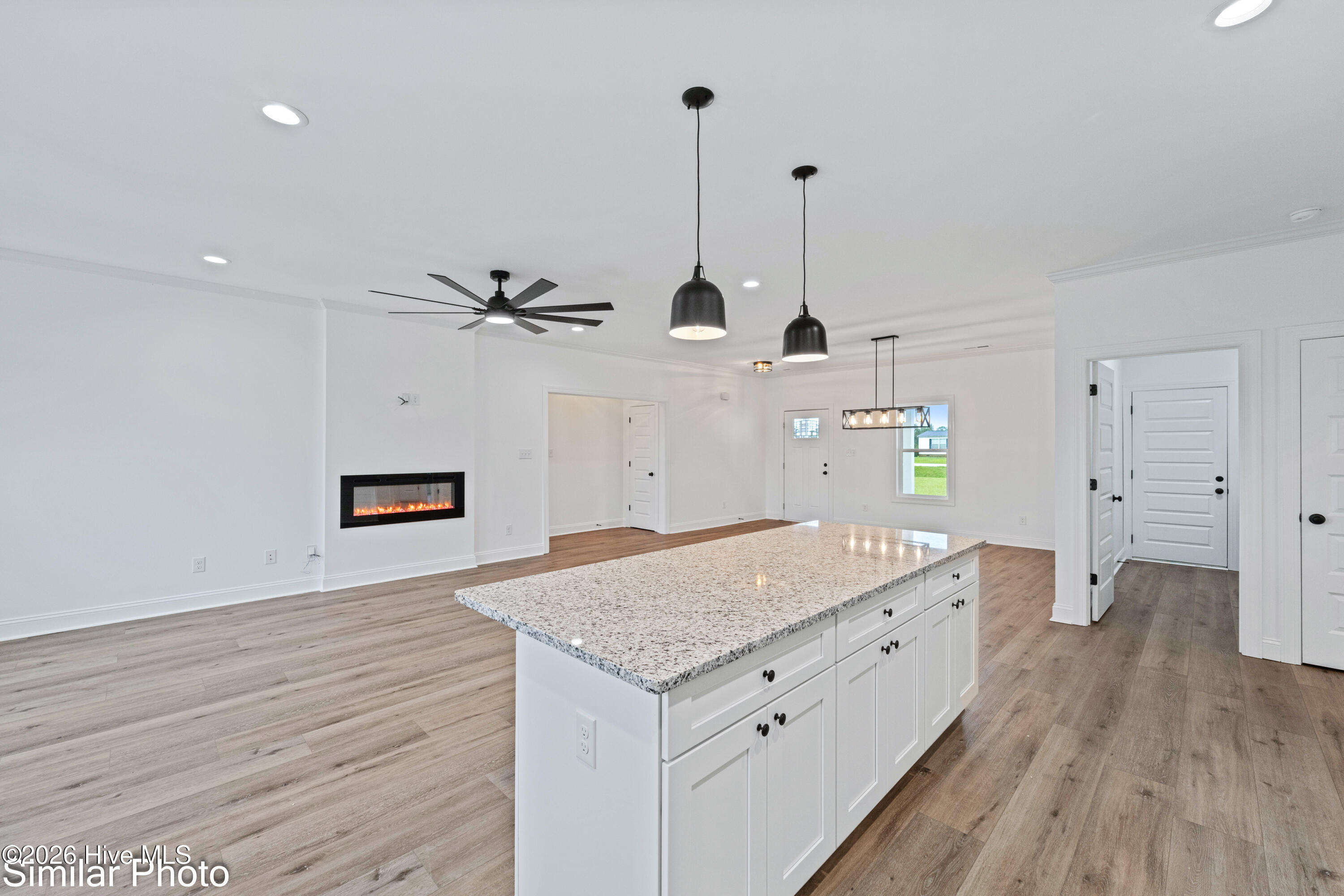 100554936 | Photo 19