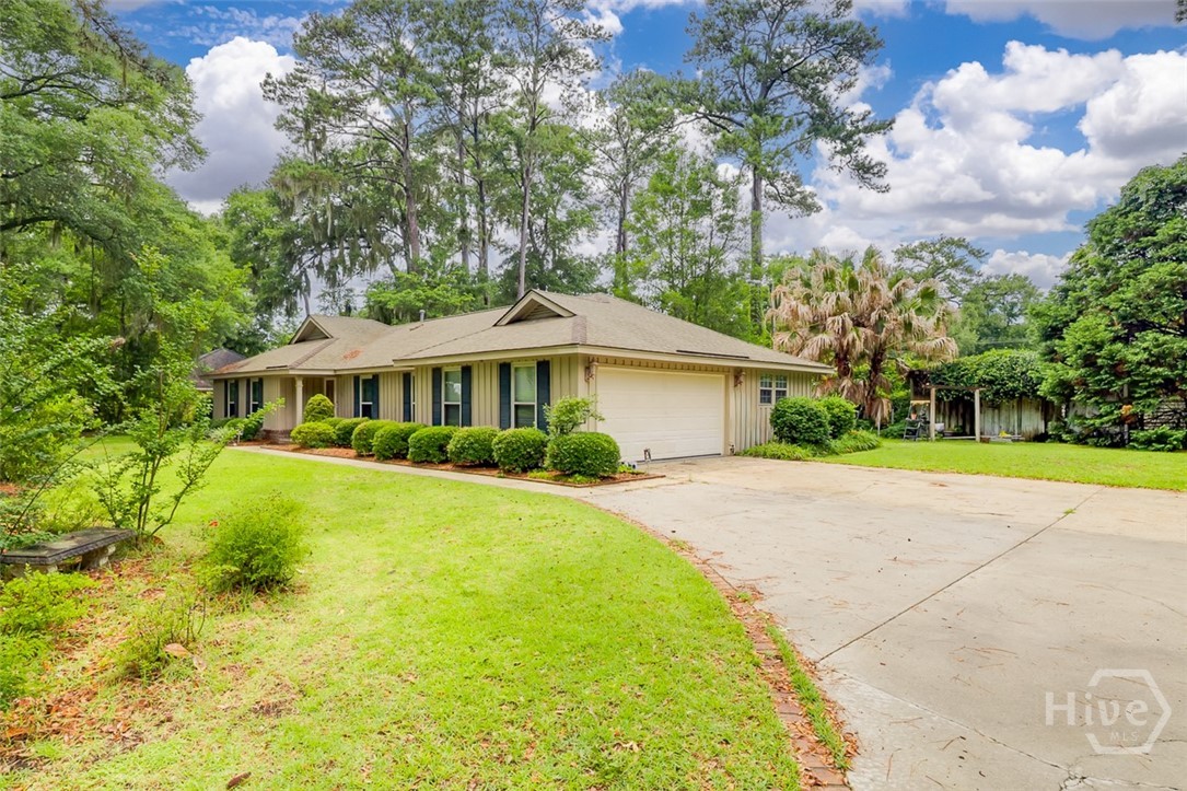 Photo 3 of Single family home for sale at 22 River Oaks Rd, Savannah, GA 31410 | MLS# SA358373 | Listing updated on 2026-09-16