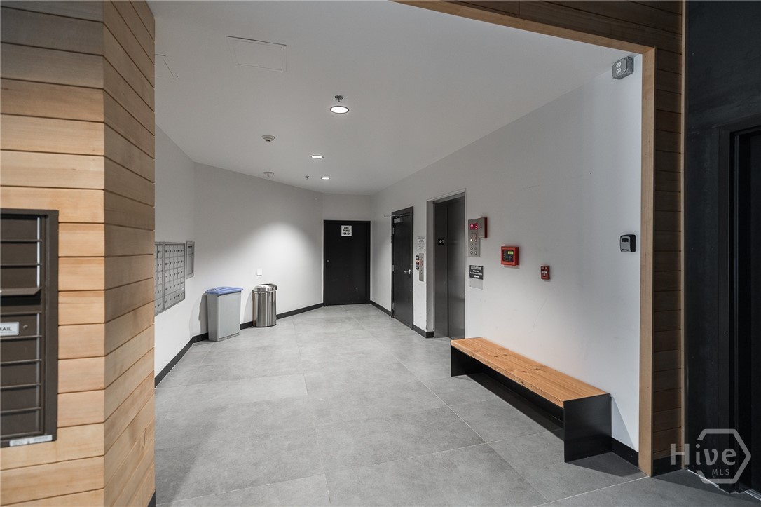 131 Broad Street E 707