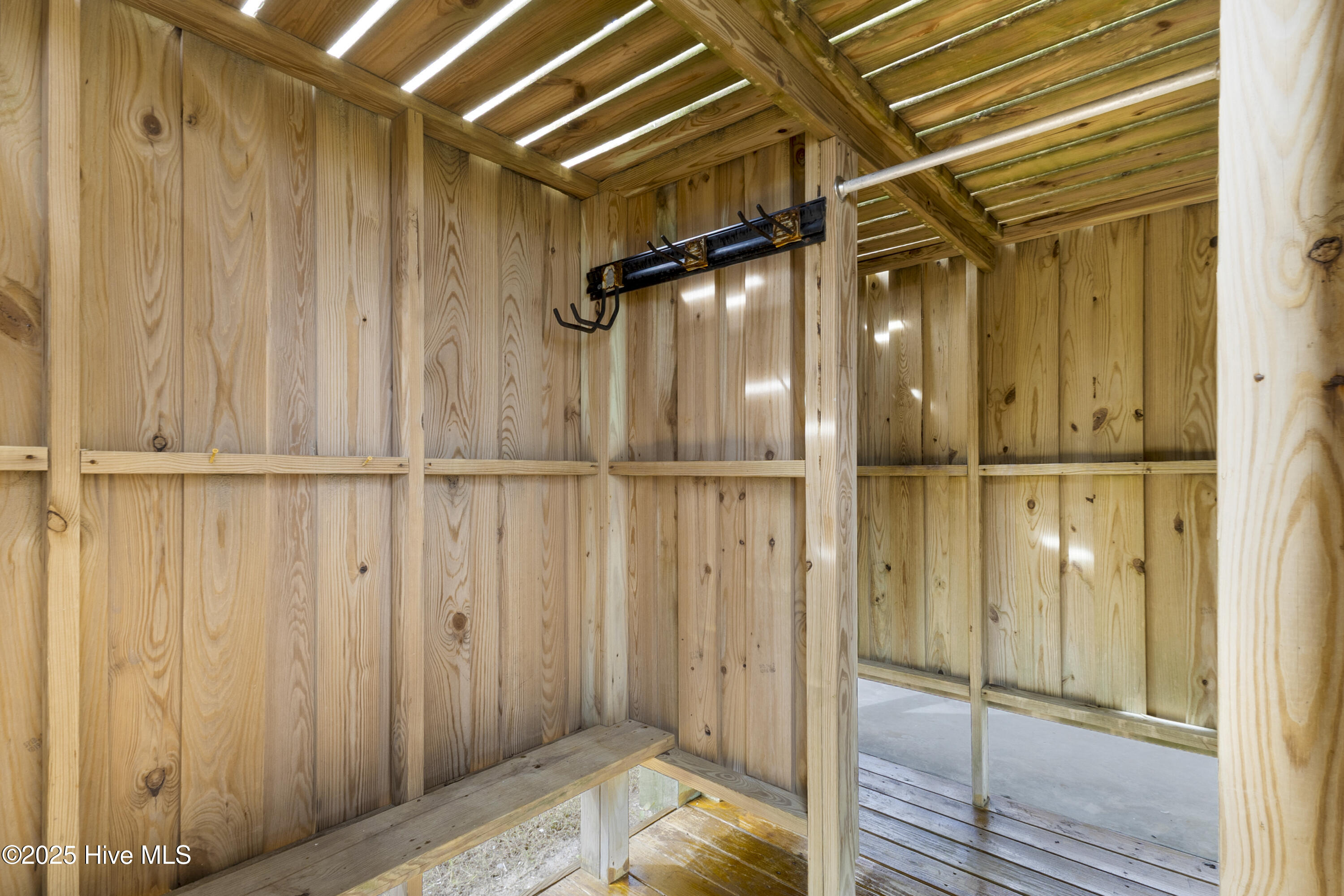 100557333 | Photo 42