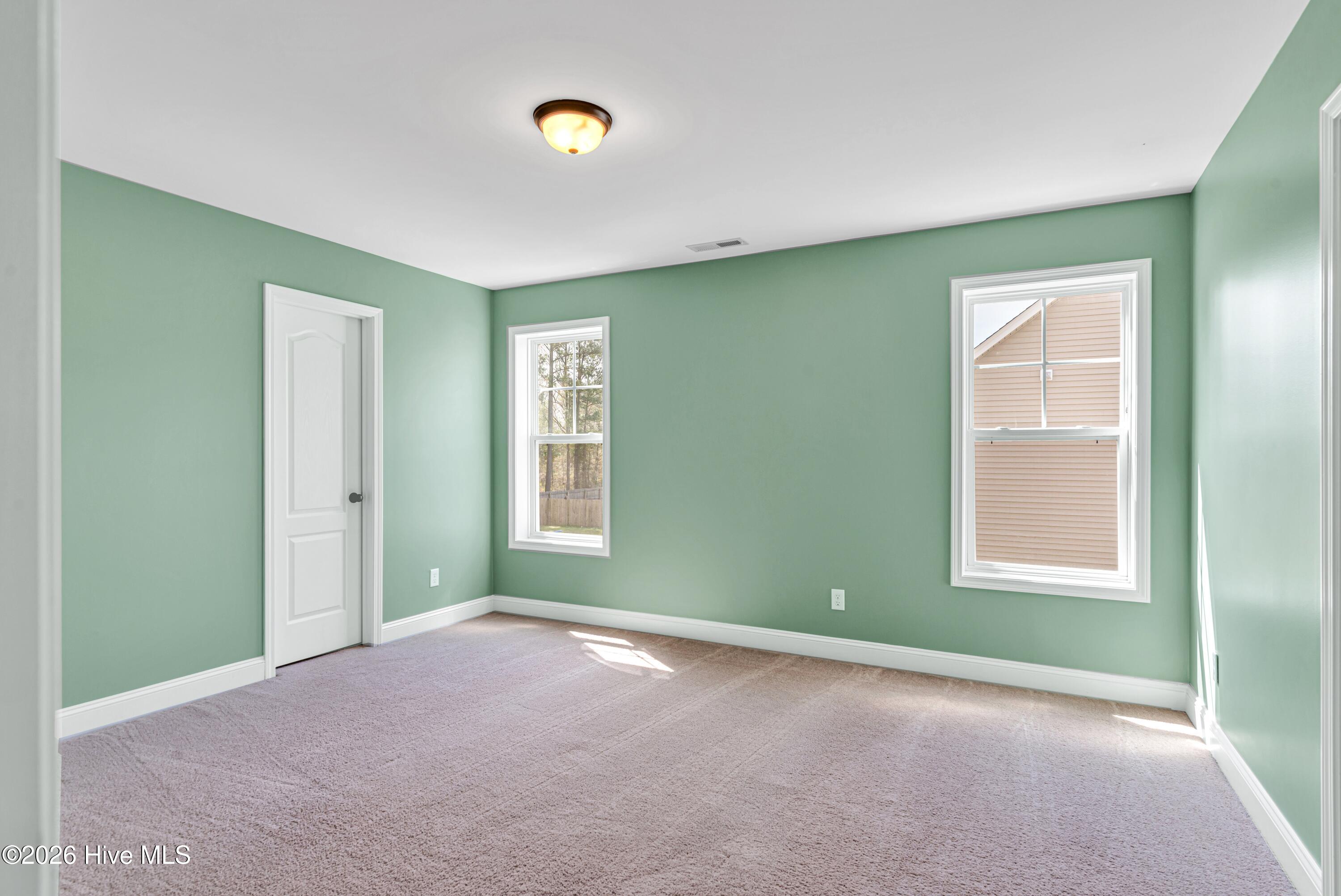 100564004 | Photo 36