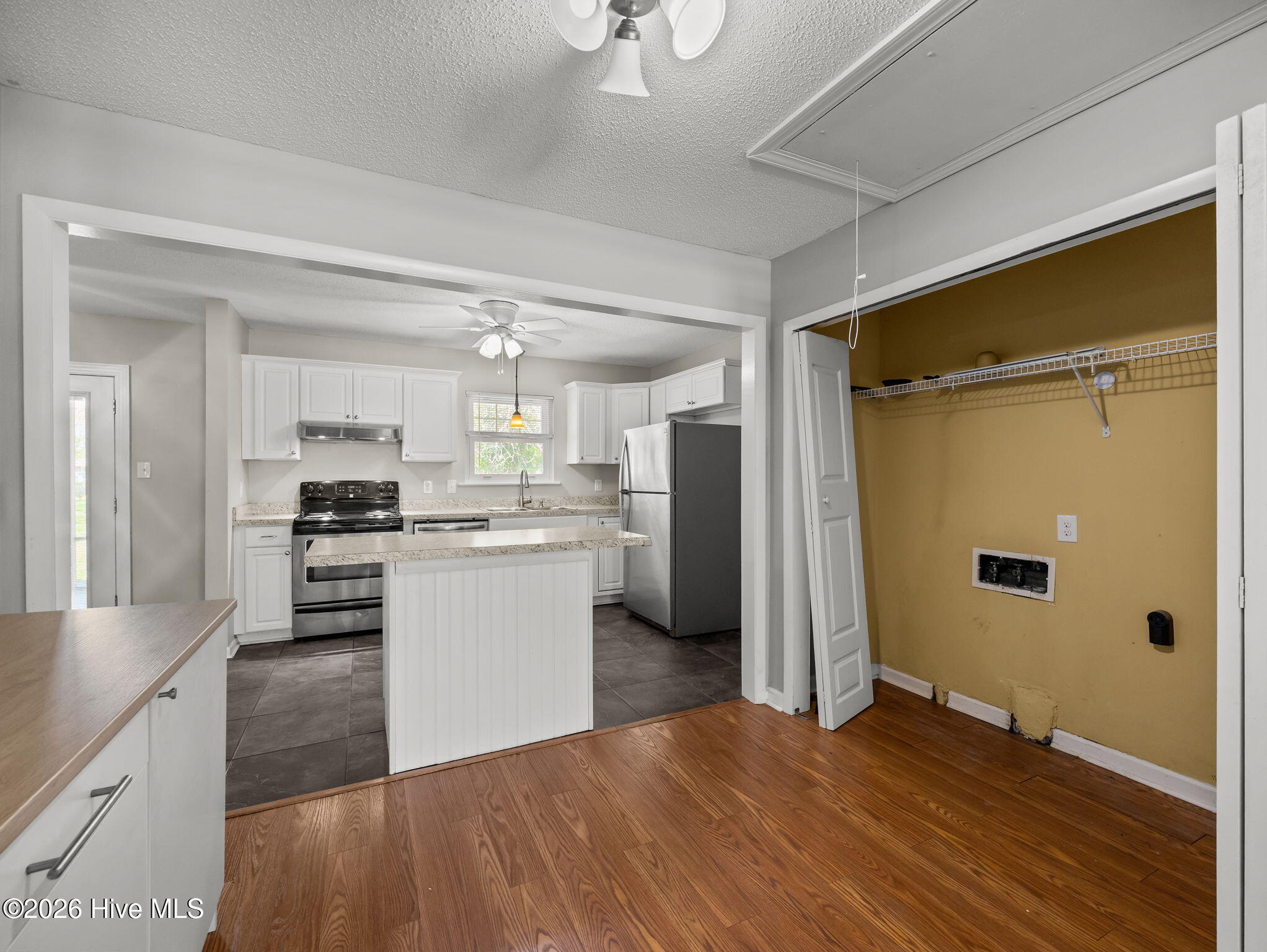 100564888 | Photo 21