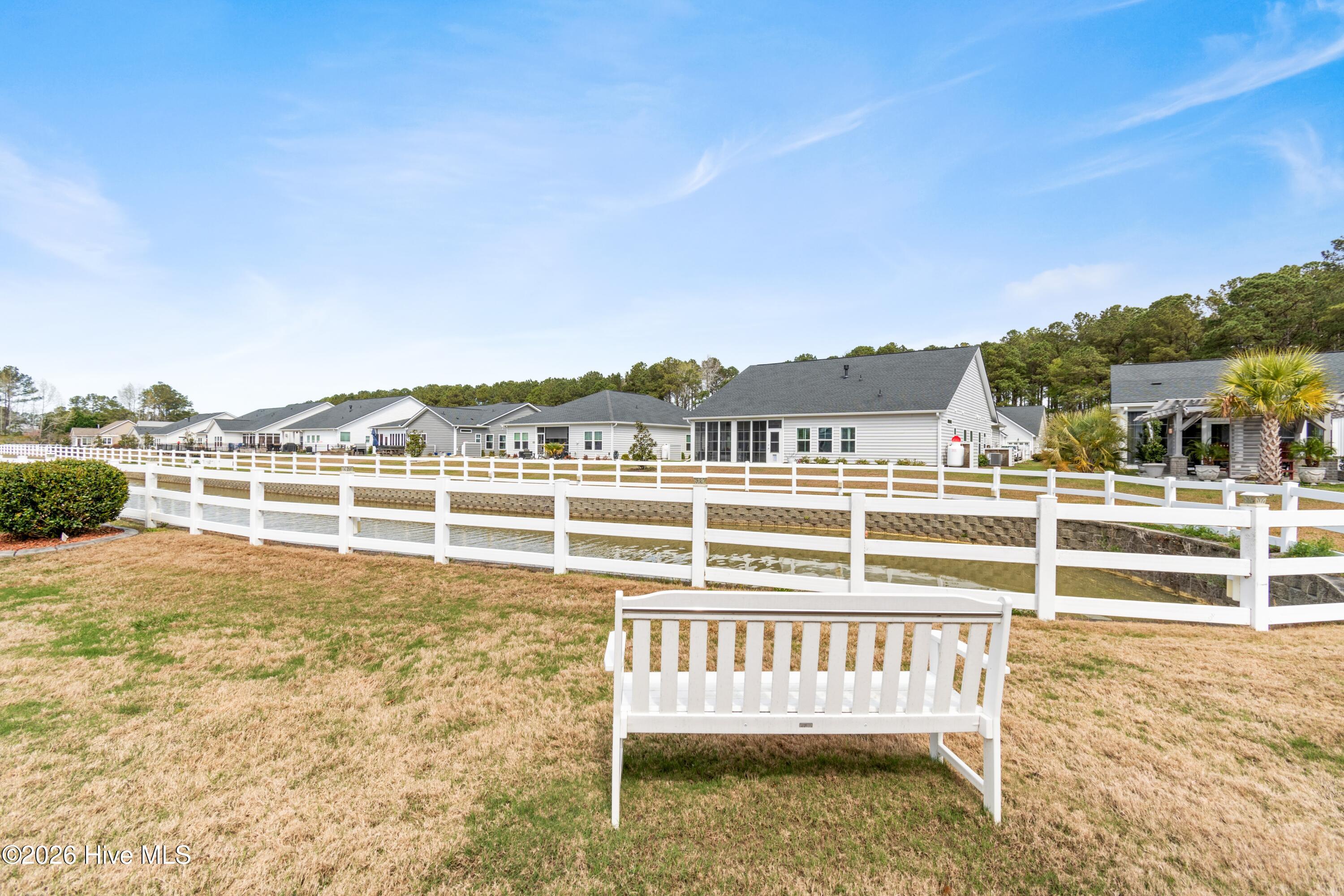 100561934 | Photo 42