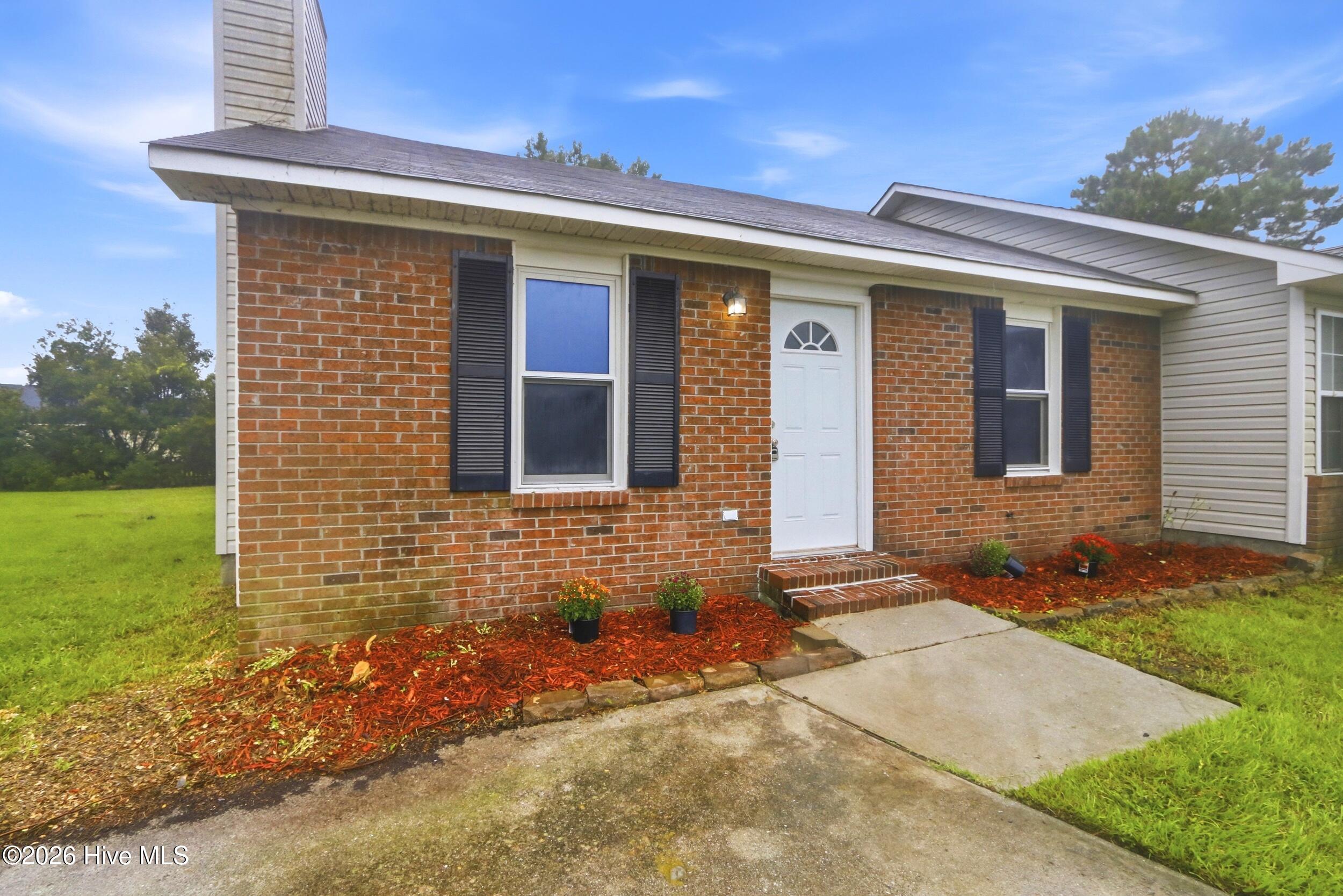 125 Live Oak Court,Midway Park