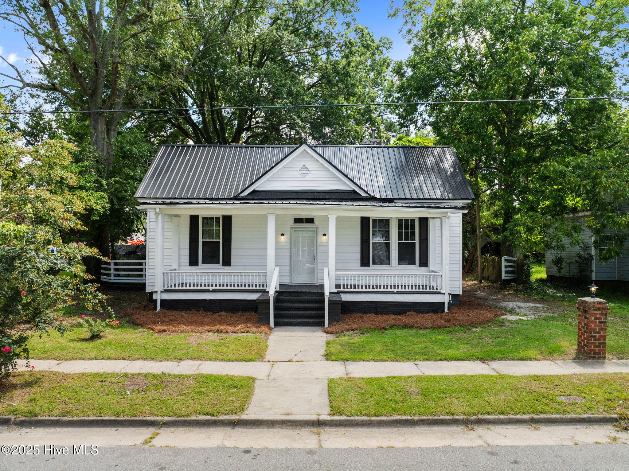 Homes for sale in Kinston, NC | 109 E Grainger Ave, Kinston, NC 28501 | MLS# 100527510