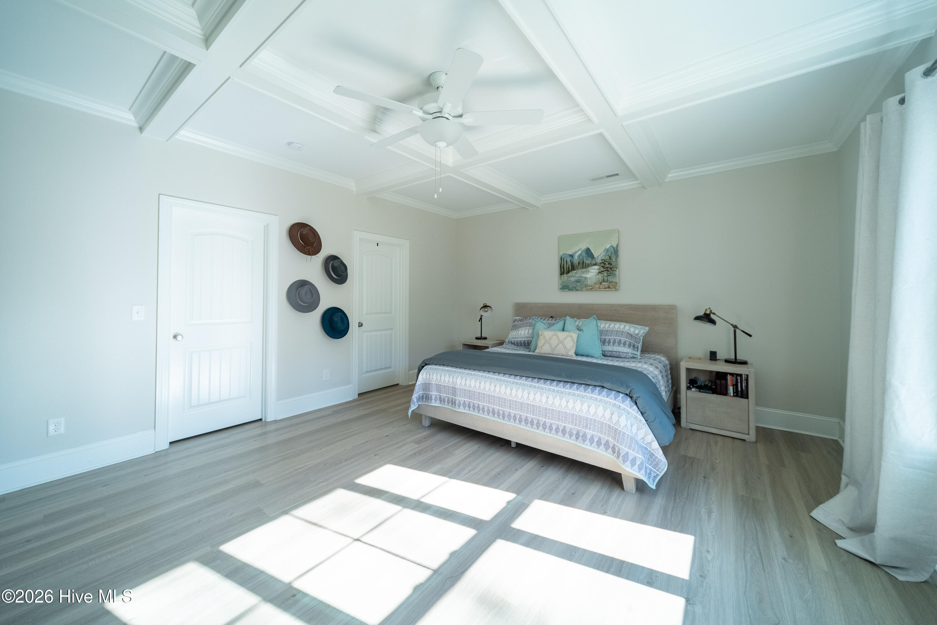 100549108 | Photo 23