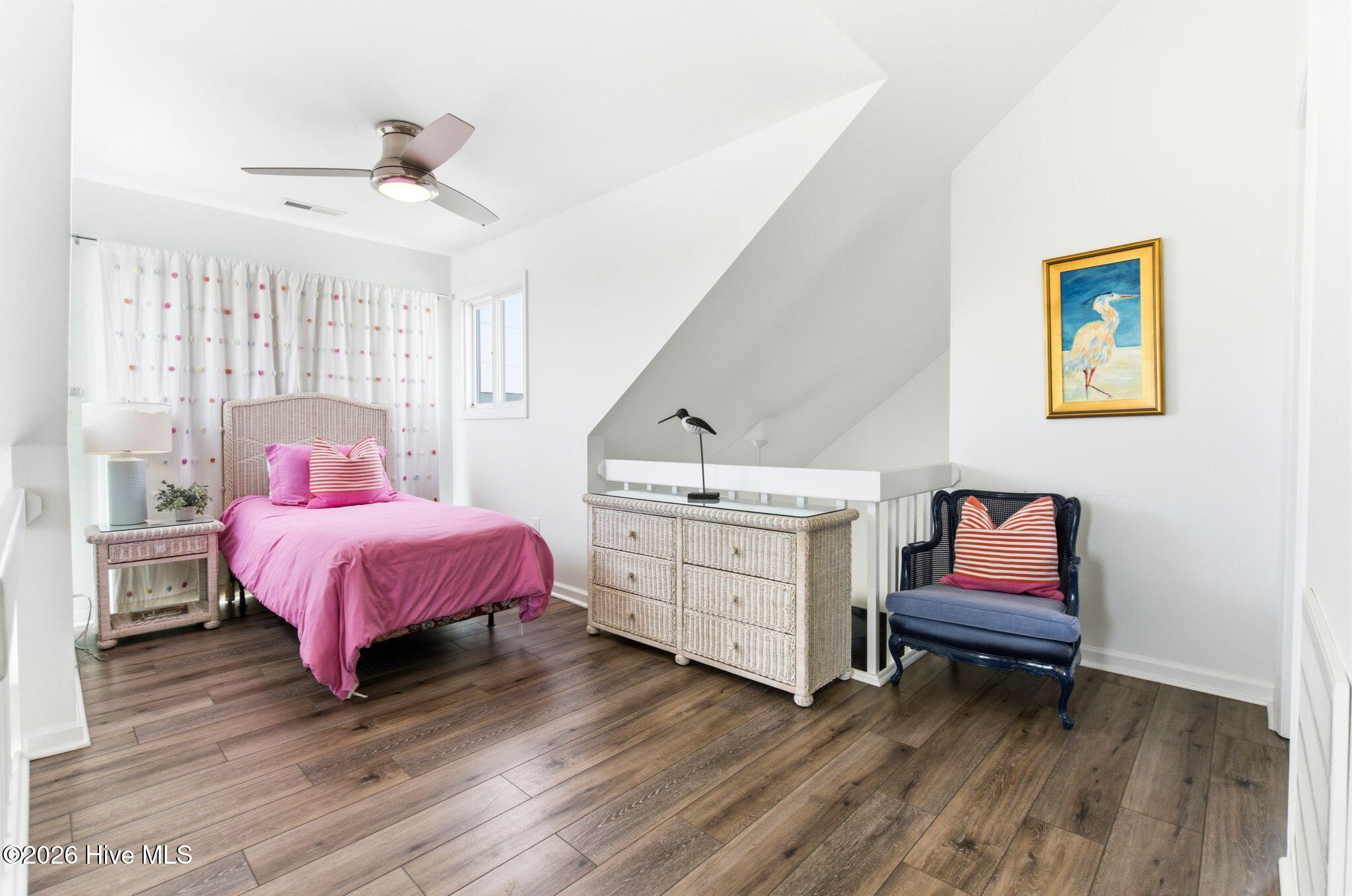 100567797 | Photo 36