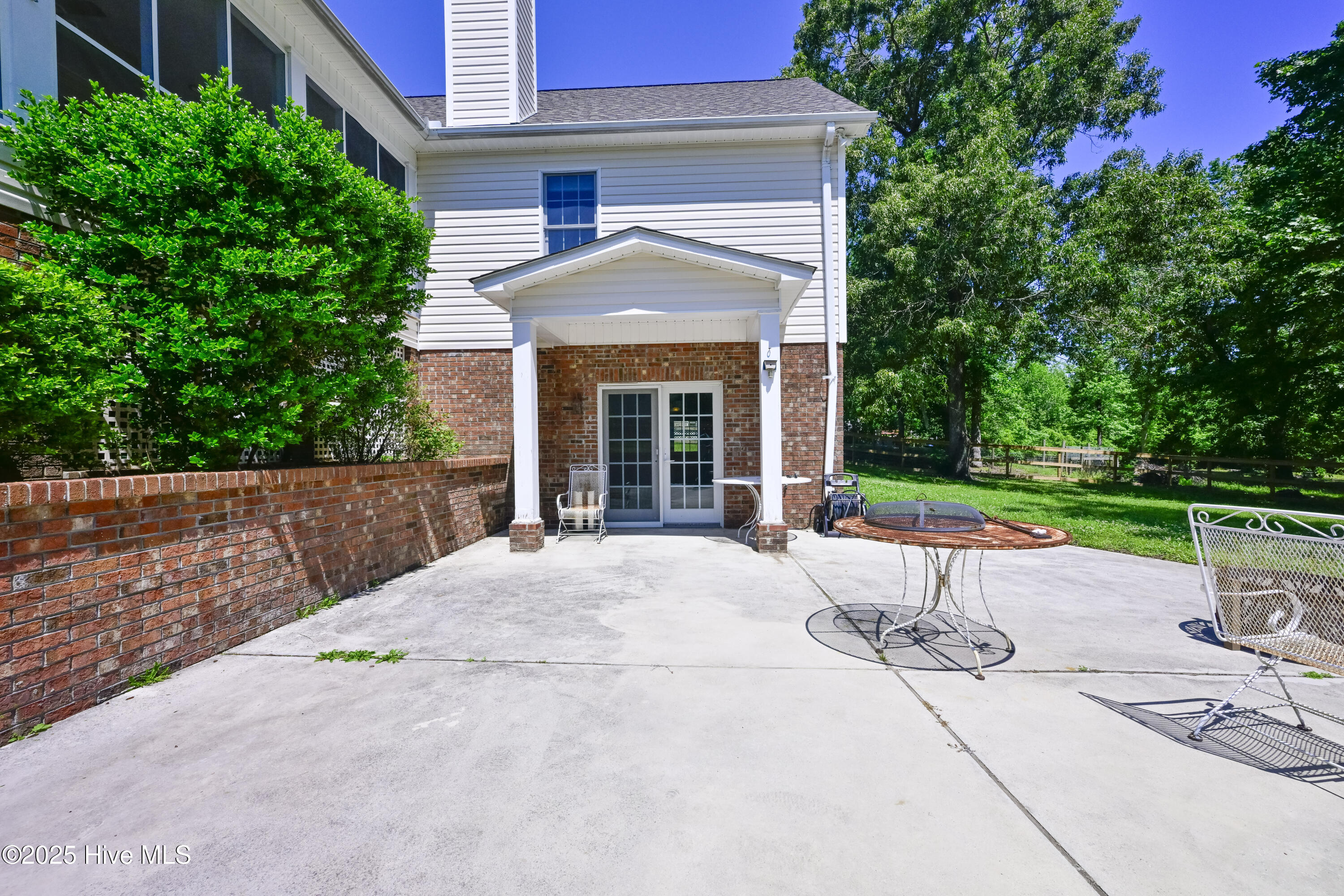 100543665 | Photo 37