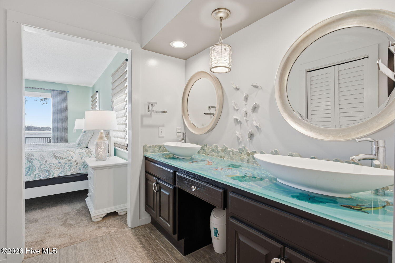 100555679 | Photo 21