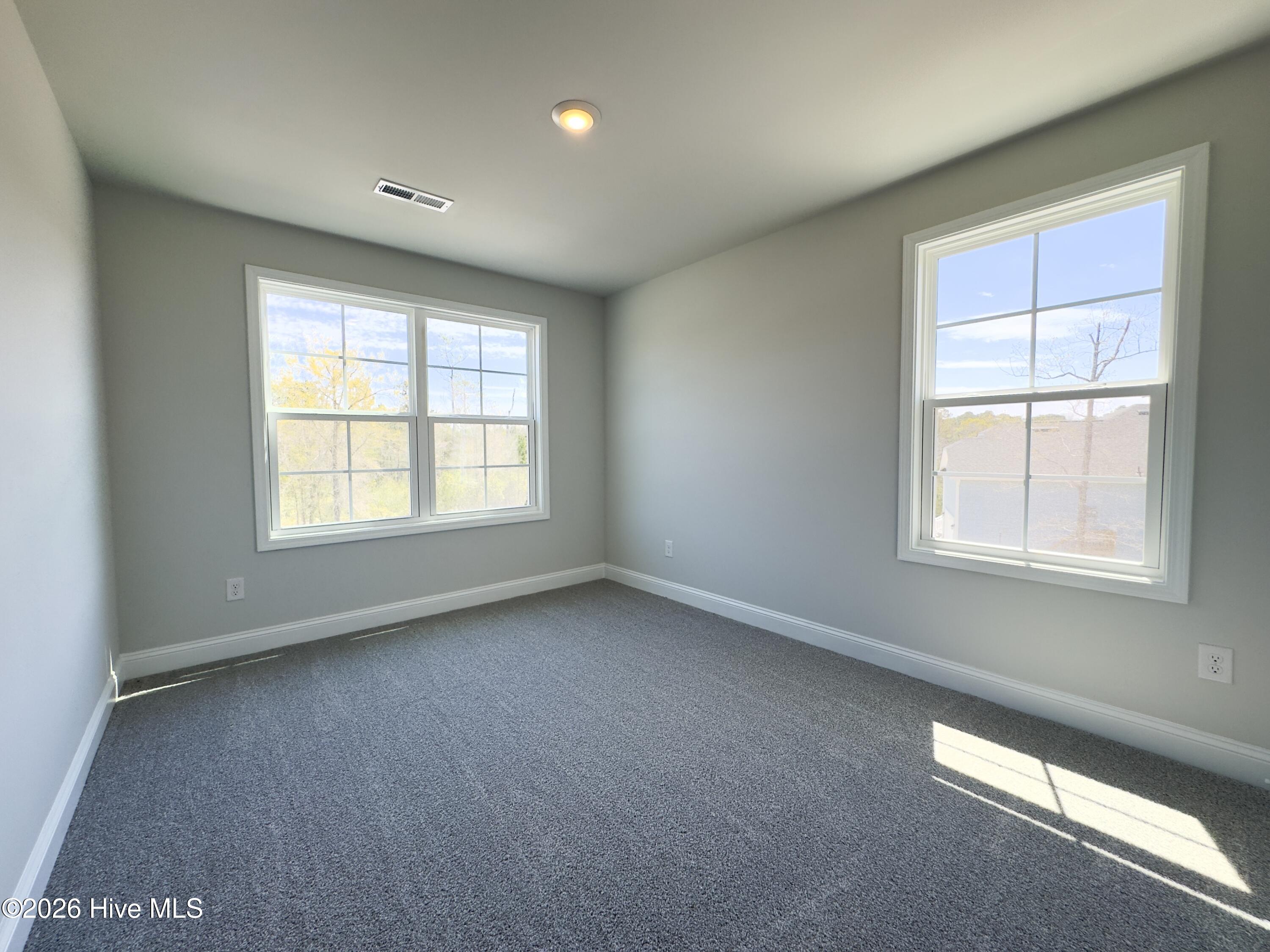 100563349 | Photo 22