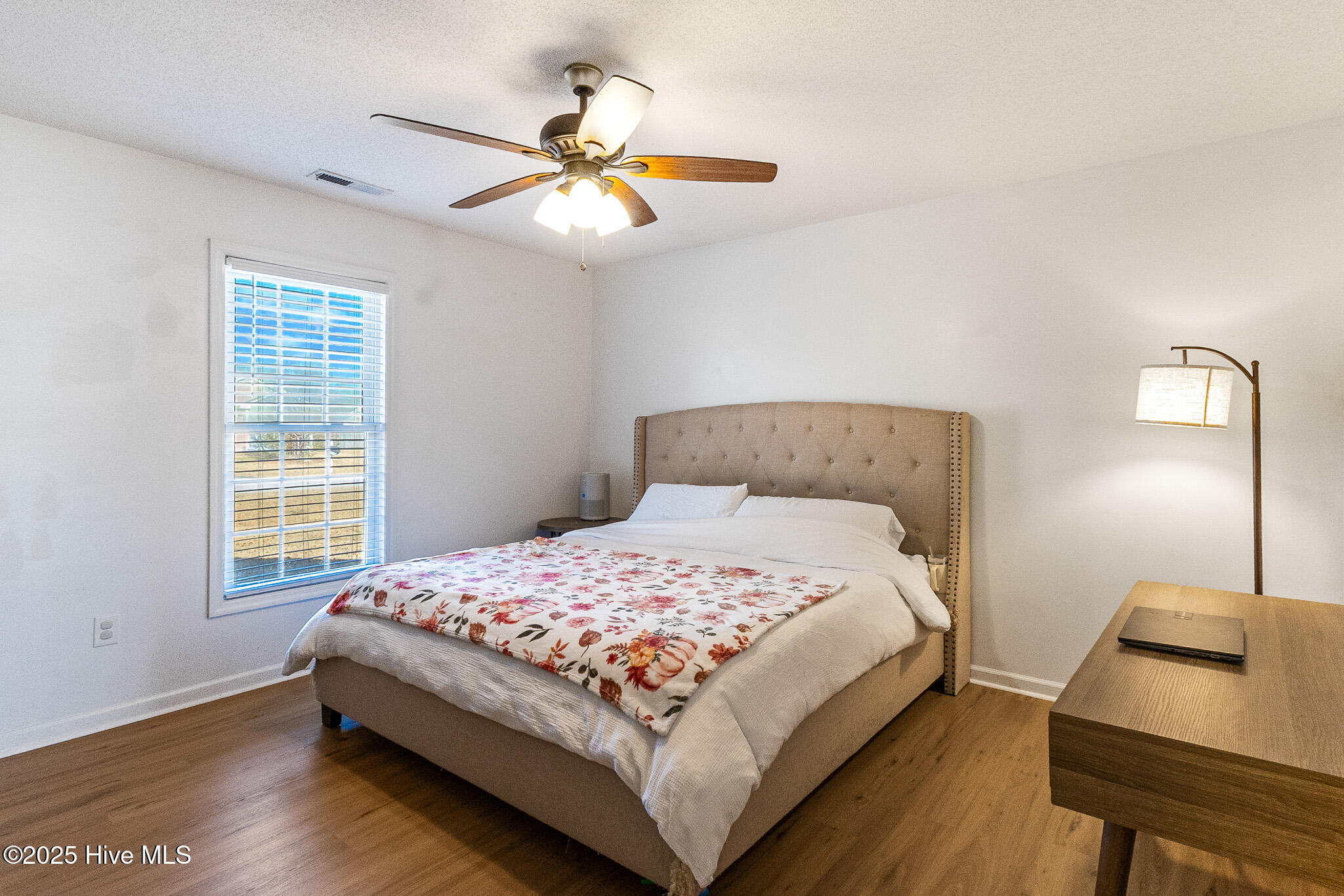 100545933 | Photo 21