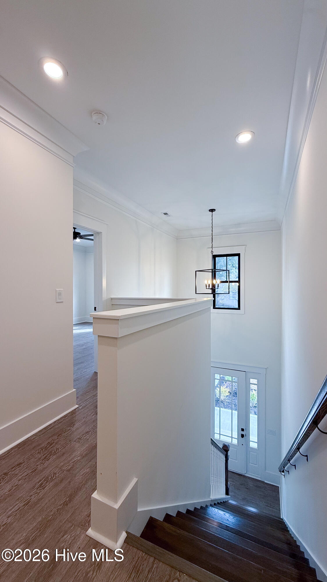 100550170 | Photo 16