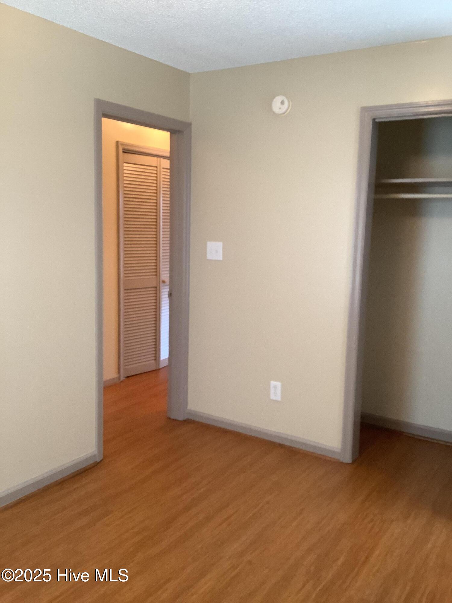 100530094 | Photo 16