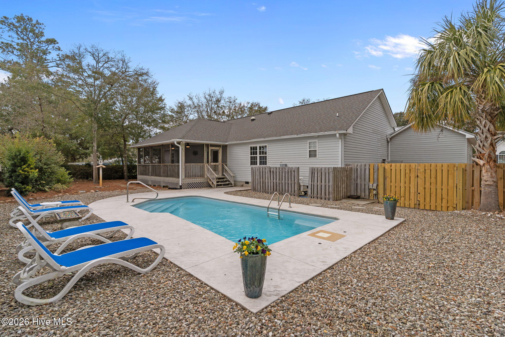 100555796 | Photo 42